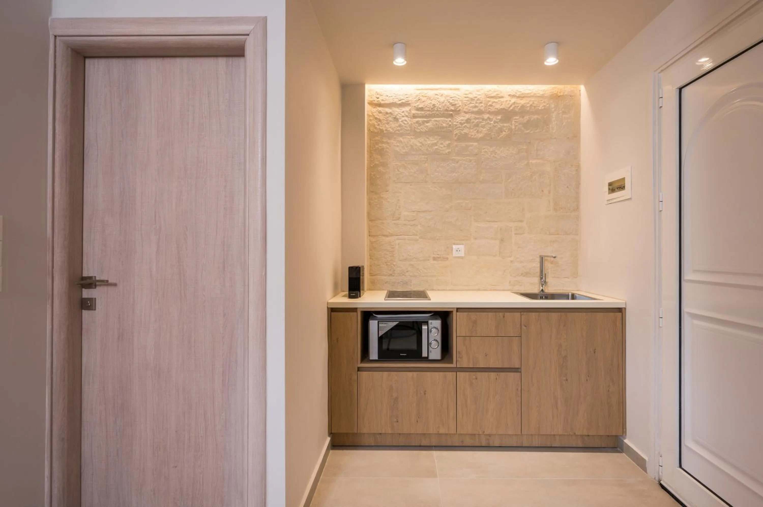 Coffee/tea facilities in Esplanade Apartments - Heated Pool