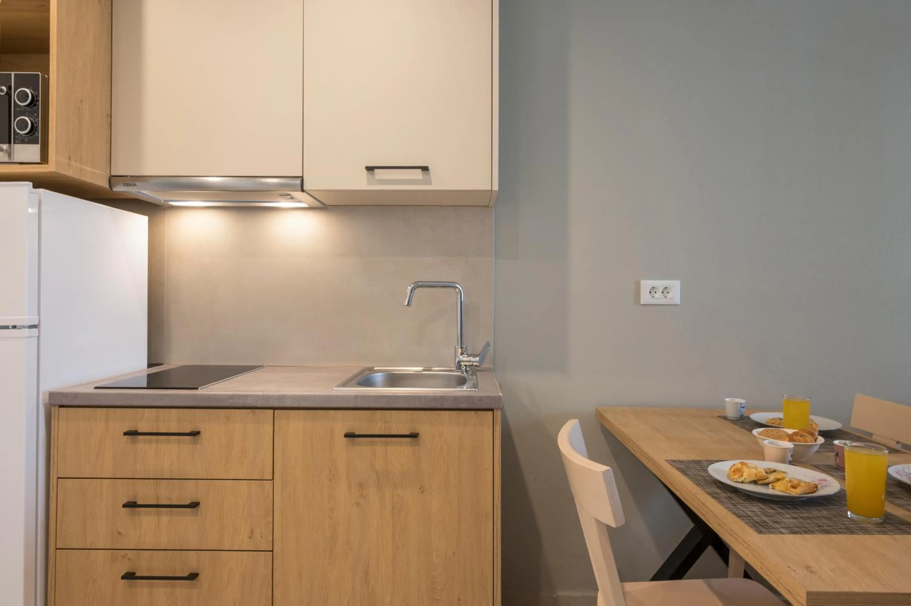 Kitchen or kitchenette in Esplanade Apartments - Heated Pool