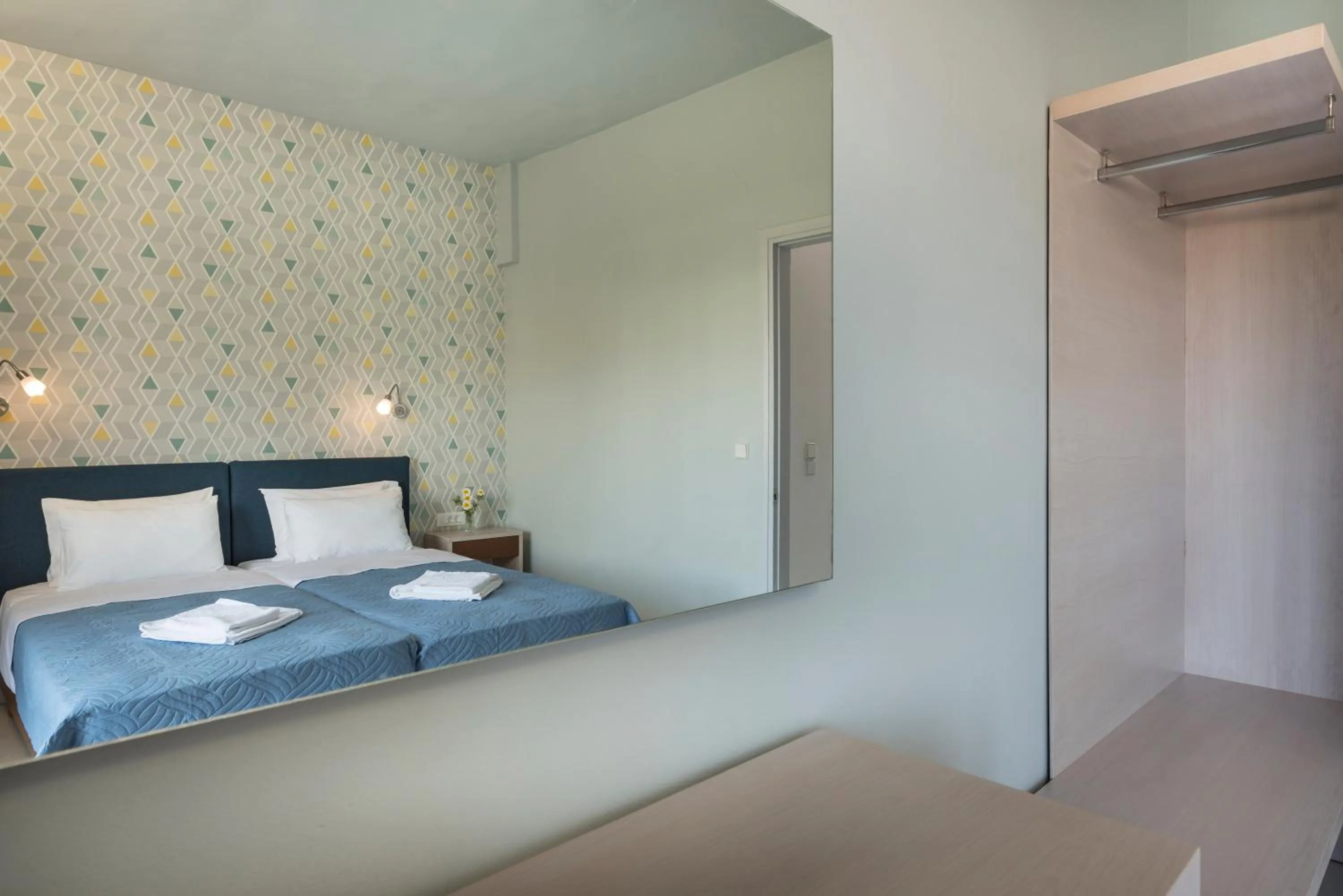 Bed in Esplanade Apartments - Heated Pool