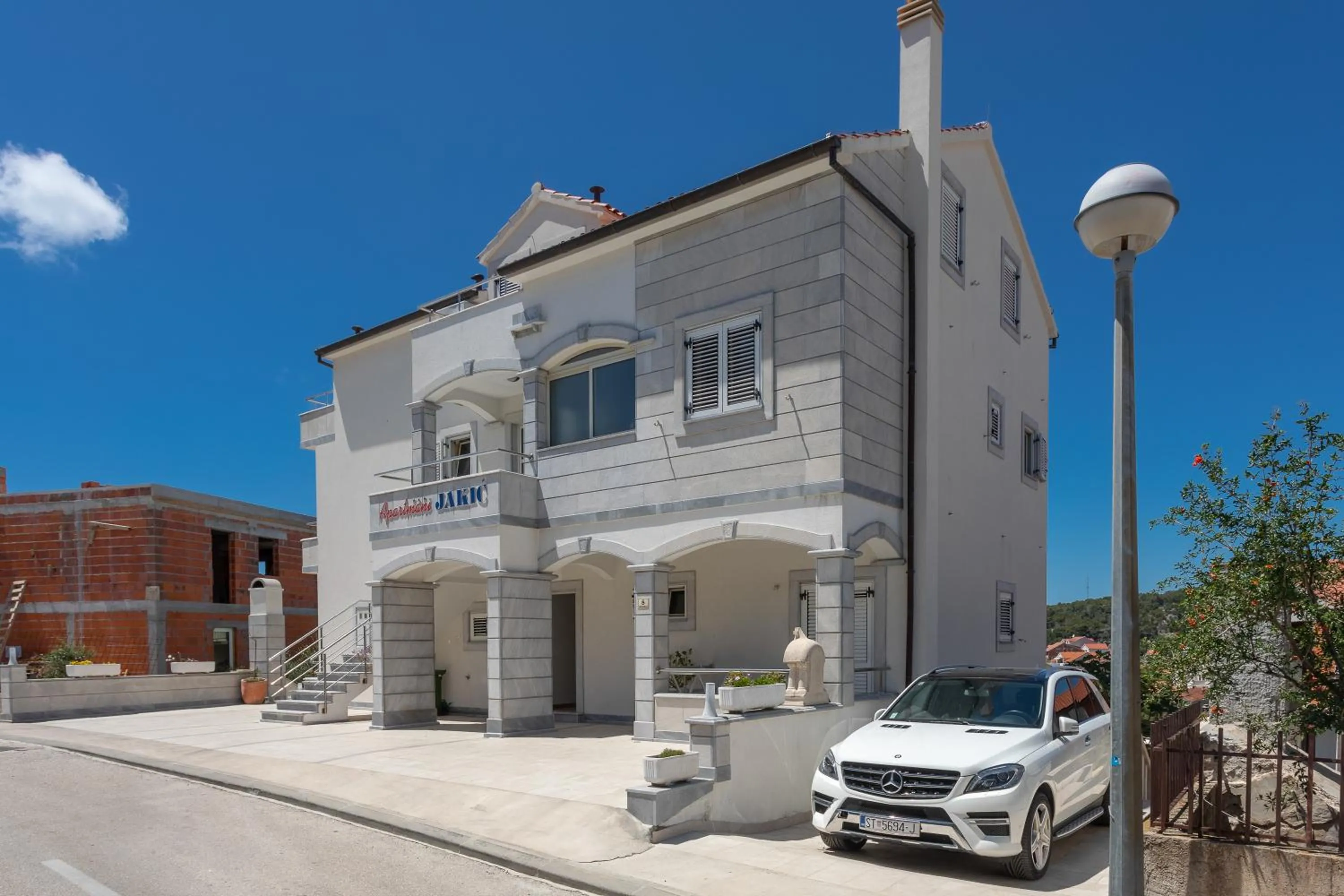 Apartments Jakic