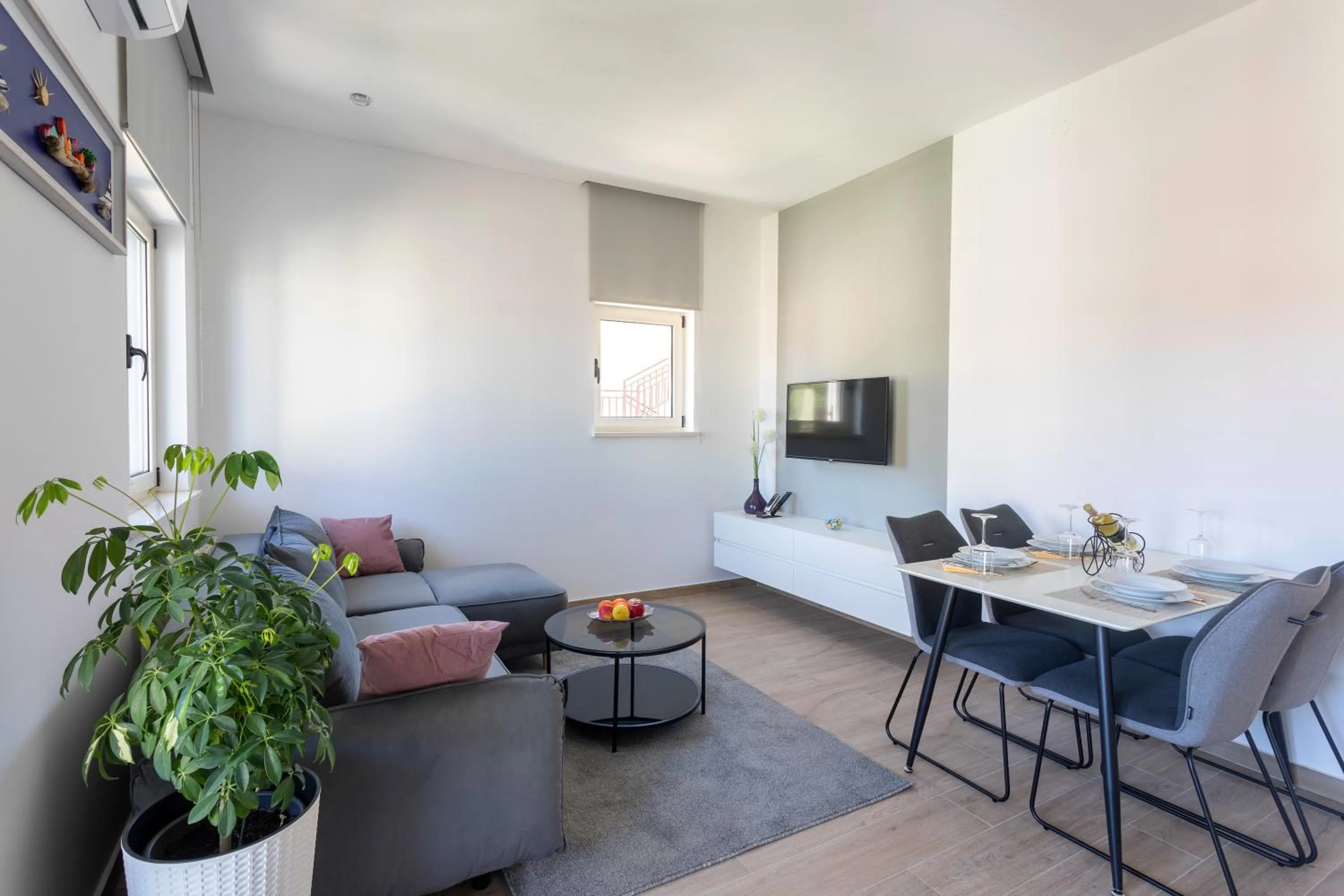 Apartments Jakic