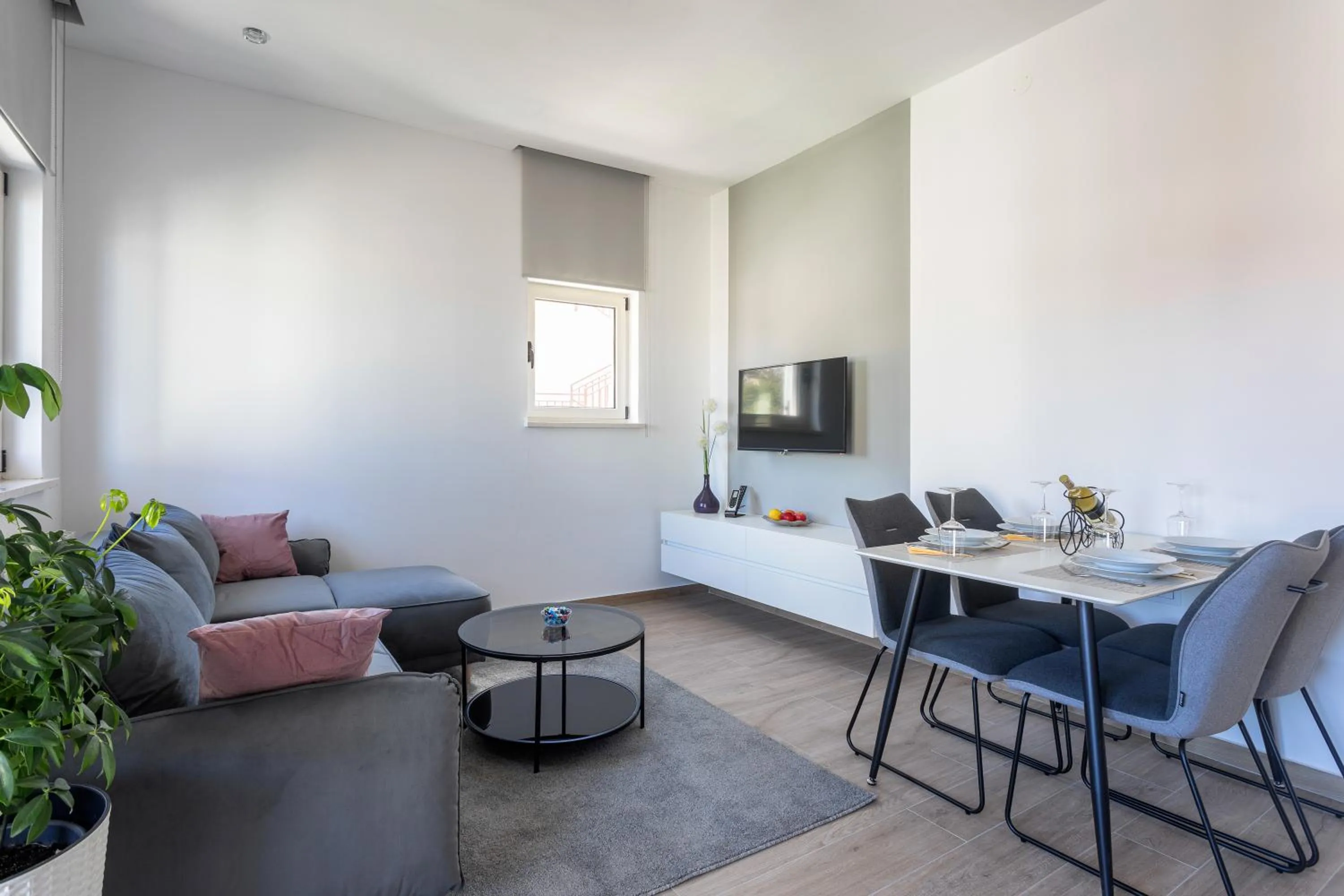 Apartments Jakic