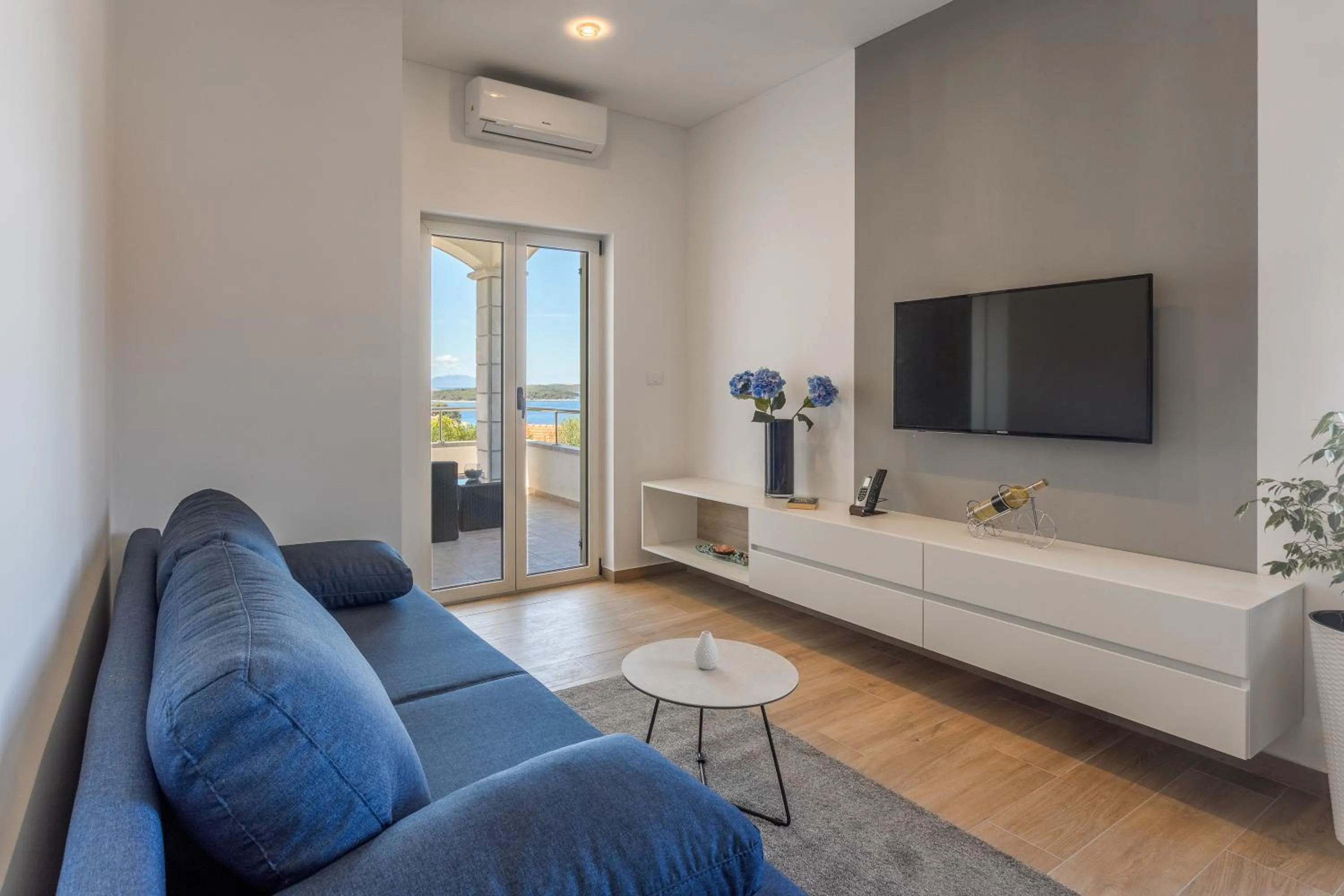 Apartments Jakic