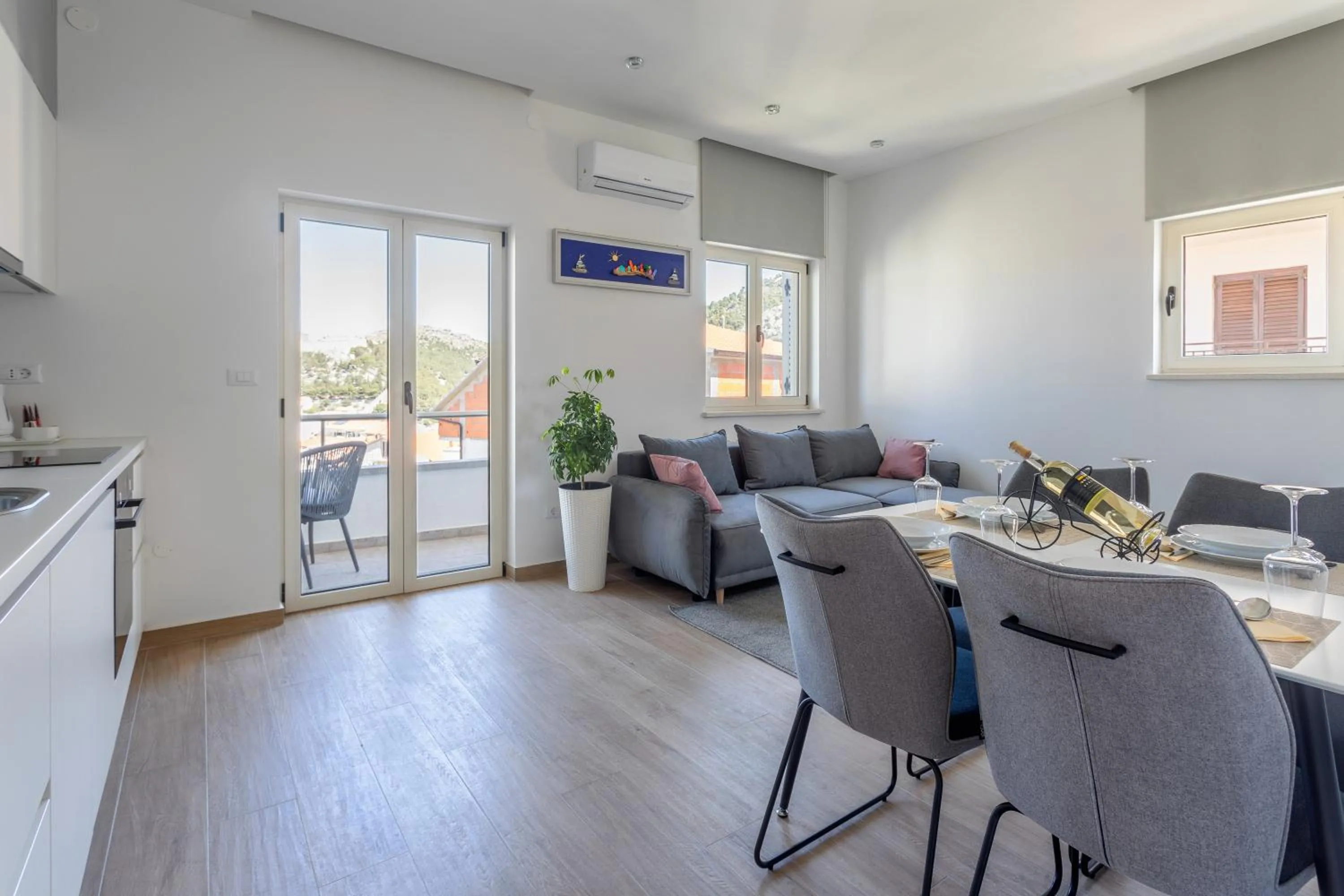 Apartments Jakic