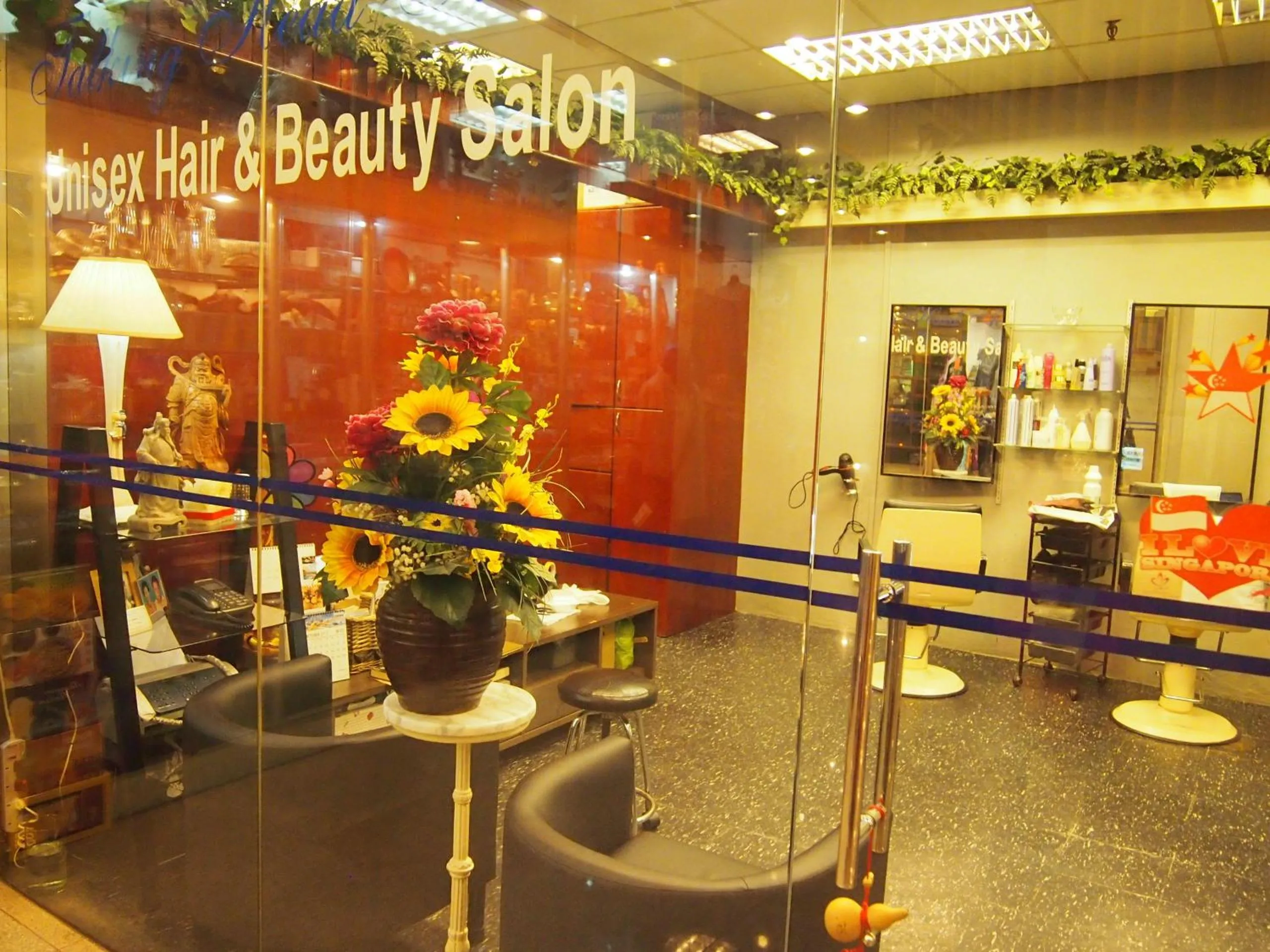 On-site shops in Hotel Royal