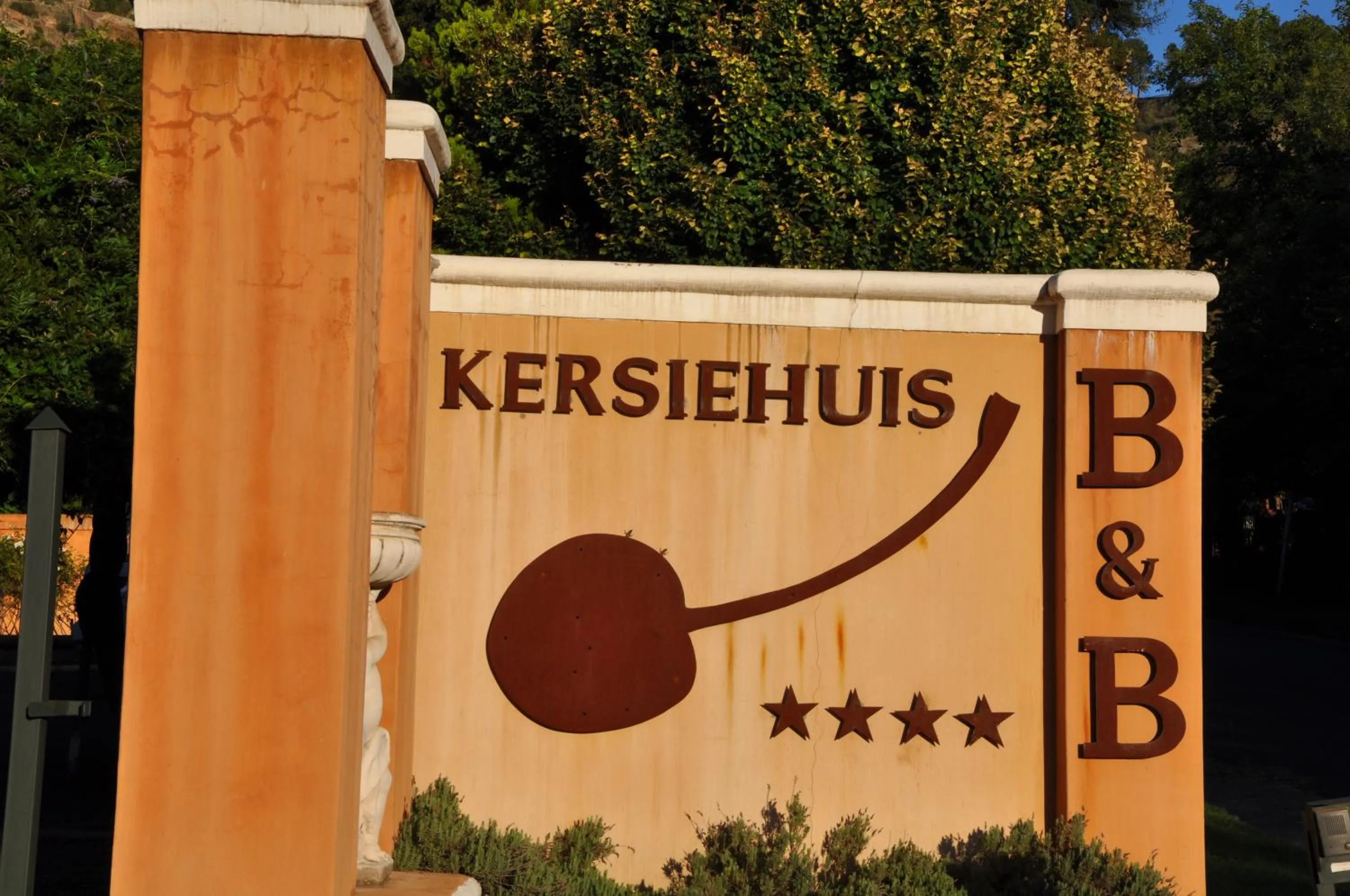 Facade/entrance in Die Kersiehuis