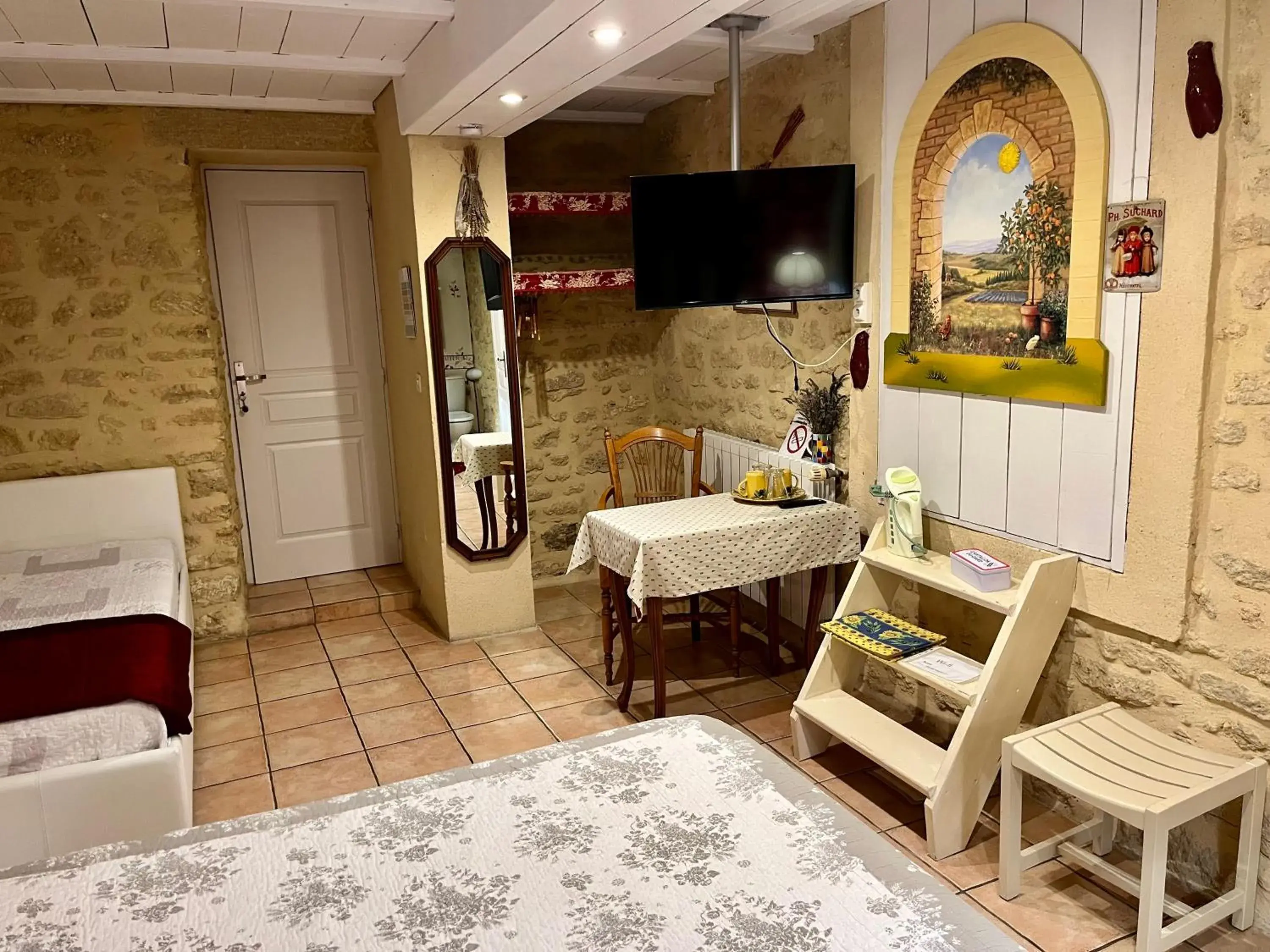 Standard Family Room in locastillon Standard Family Room in locastillon