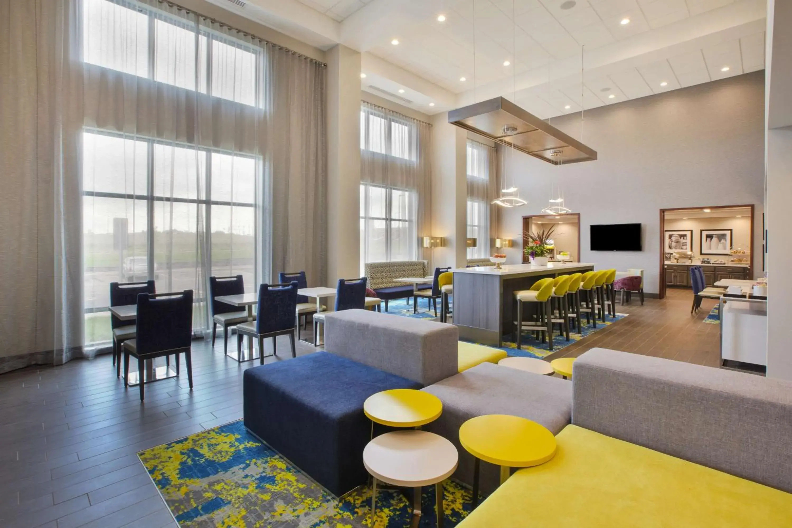 Lobby or reception in Hampton Inn & Suites By Hilton, Southwest Sioux Falls Lobby or reception in Hampton Inn & Suites By Hilton, Southwest Sioux Falls