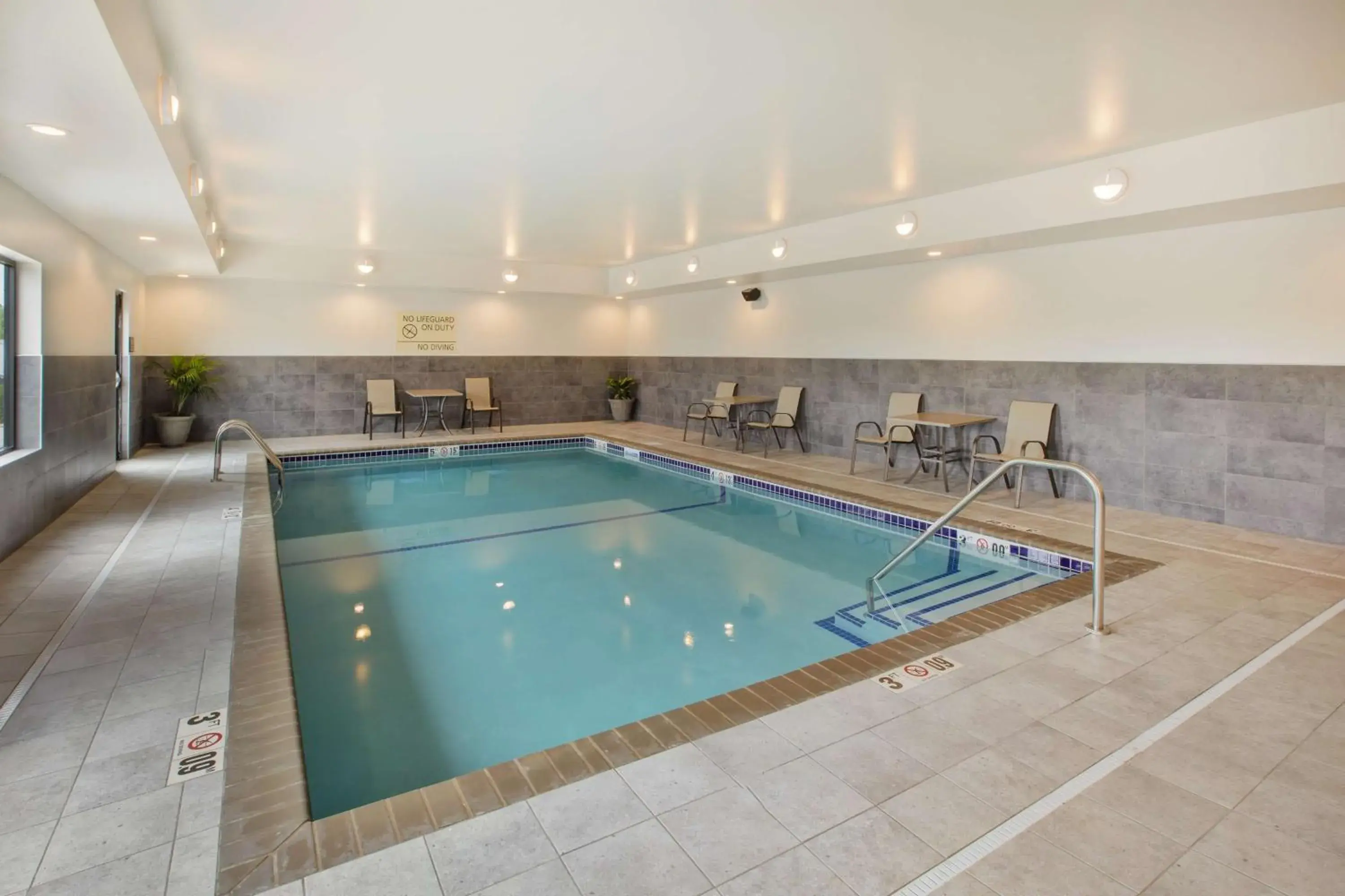 Pool view in Hampton Inn & Suites By Hilton, Southwest Sioux Falls Pool view in Hampton Inn & Suites By Hilton, Southwest Sioux Falls