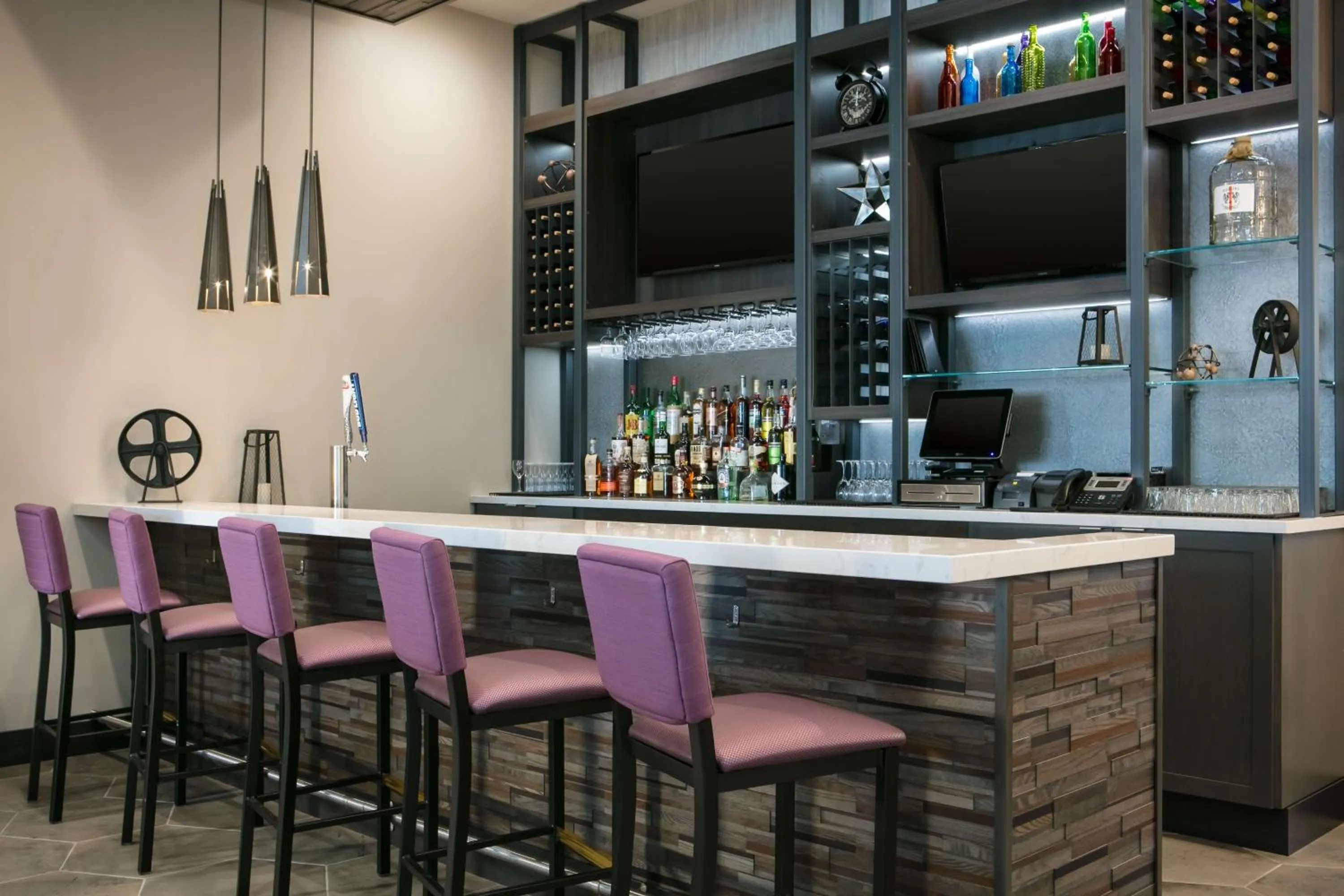 Lounge or bar in Hilton Garden Inn Iowa City Downtown University