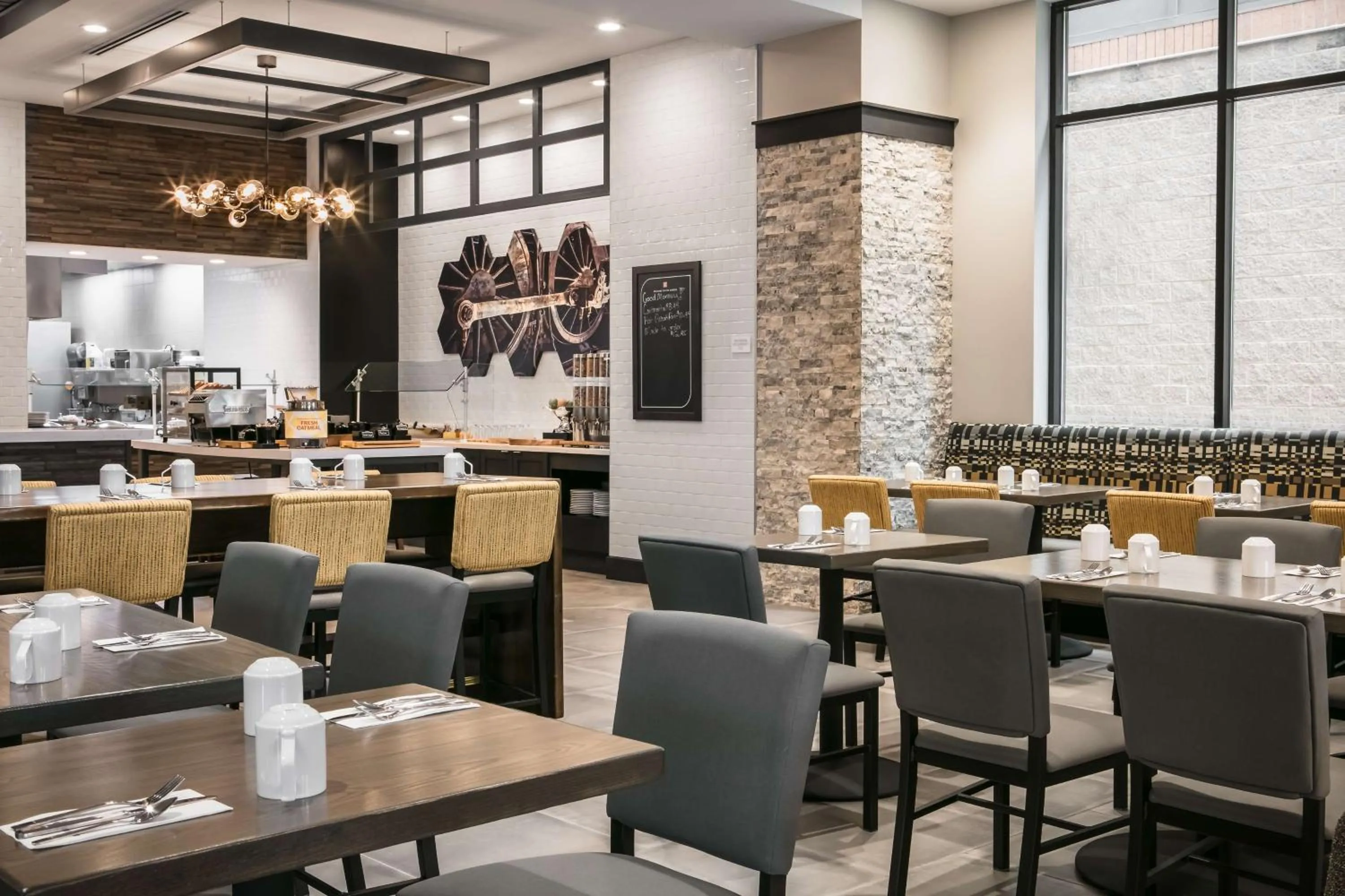 Restaurant/places to eat in Hilton Garden Inn Iowa City Downtown University