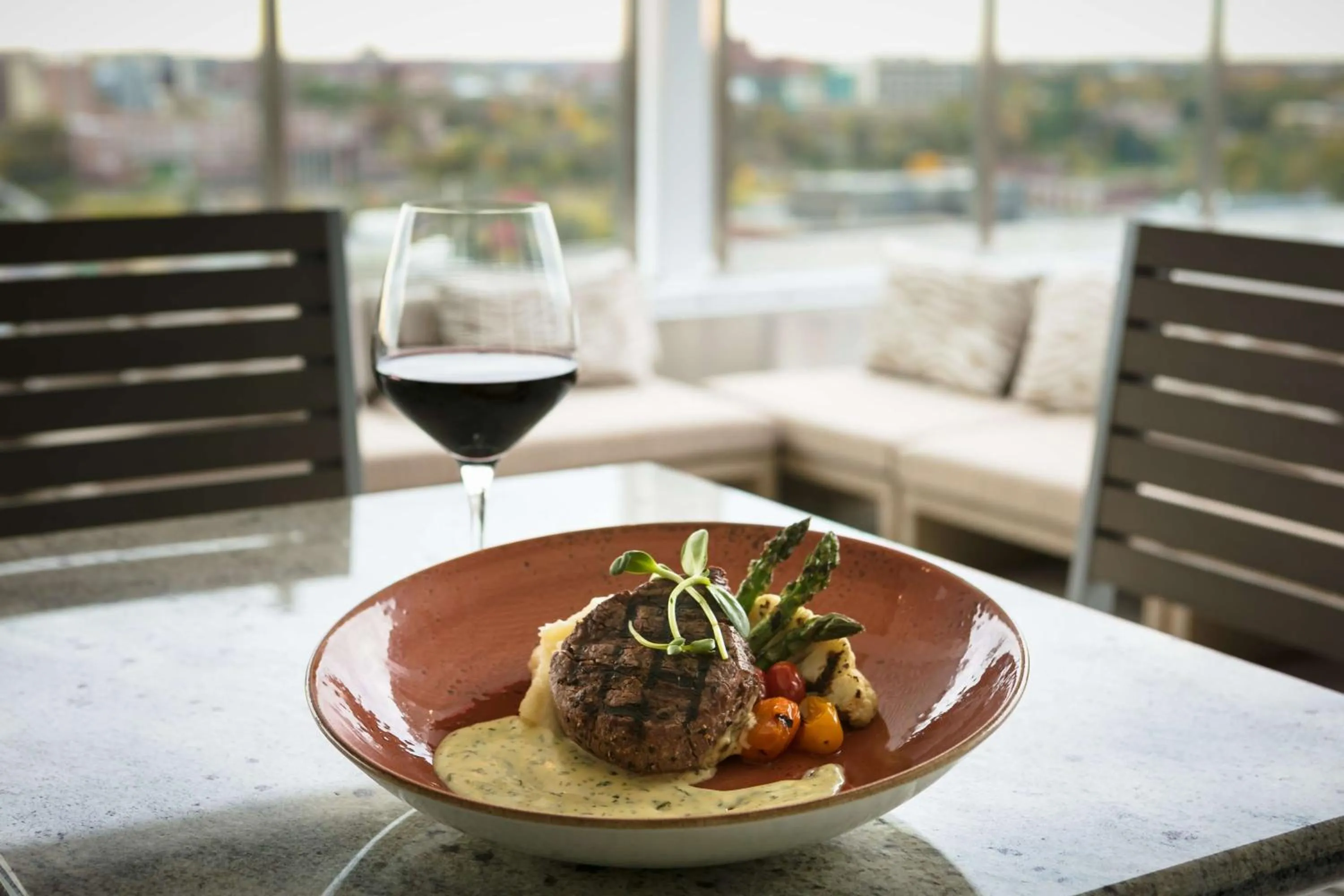 Restaurant/places to eat in Hilton Garden Inn Iowa City Downtown University