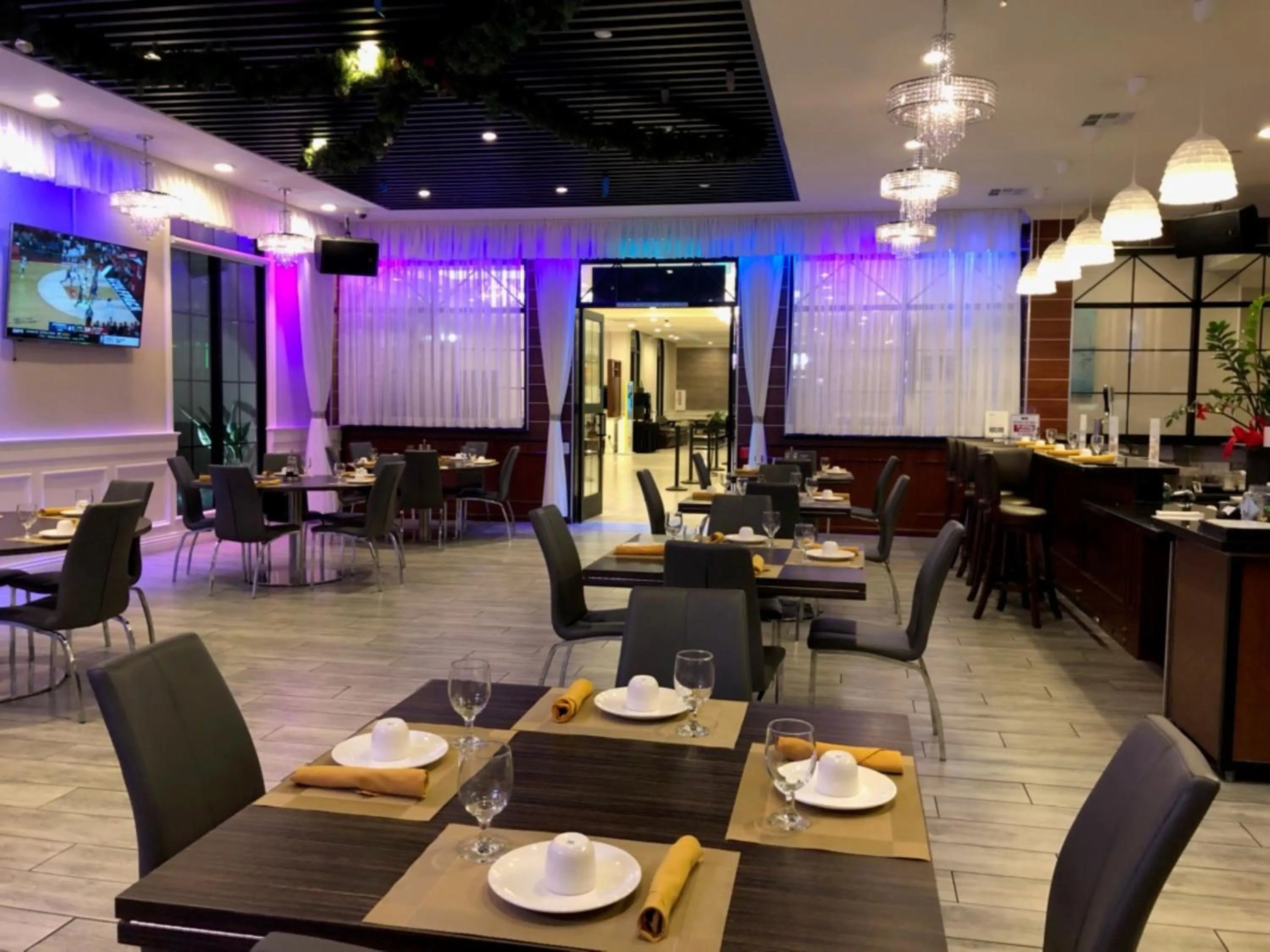 Restaurant/places to eat in Holiday Inn El Monte - Los Angeles by IHG