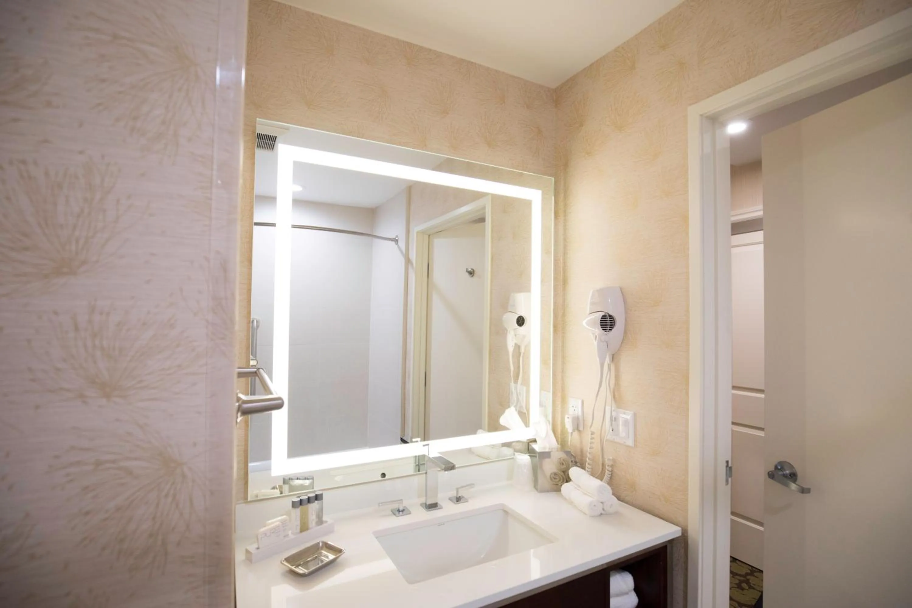 Photo of the whole room in Holiday Inn El Monte - Los Angeles by IHG