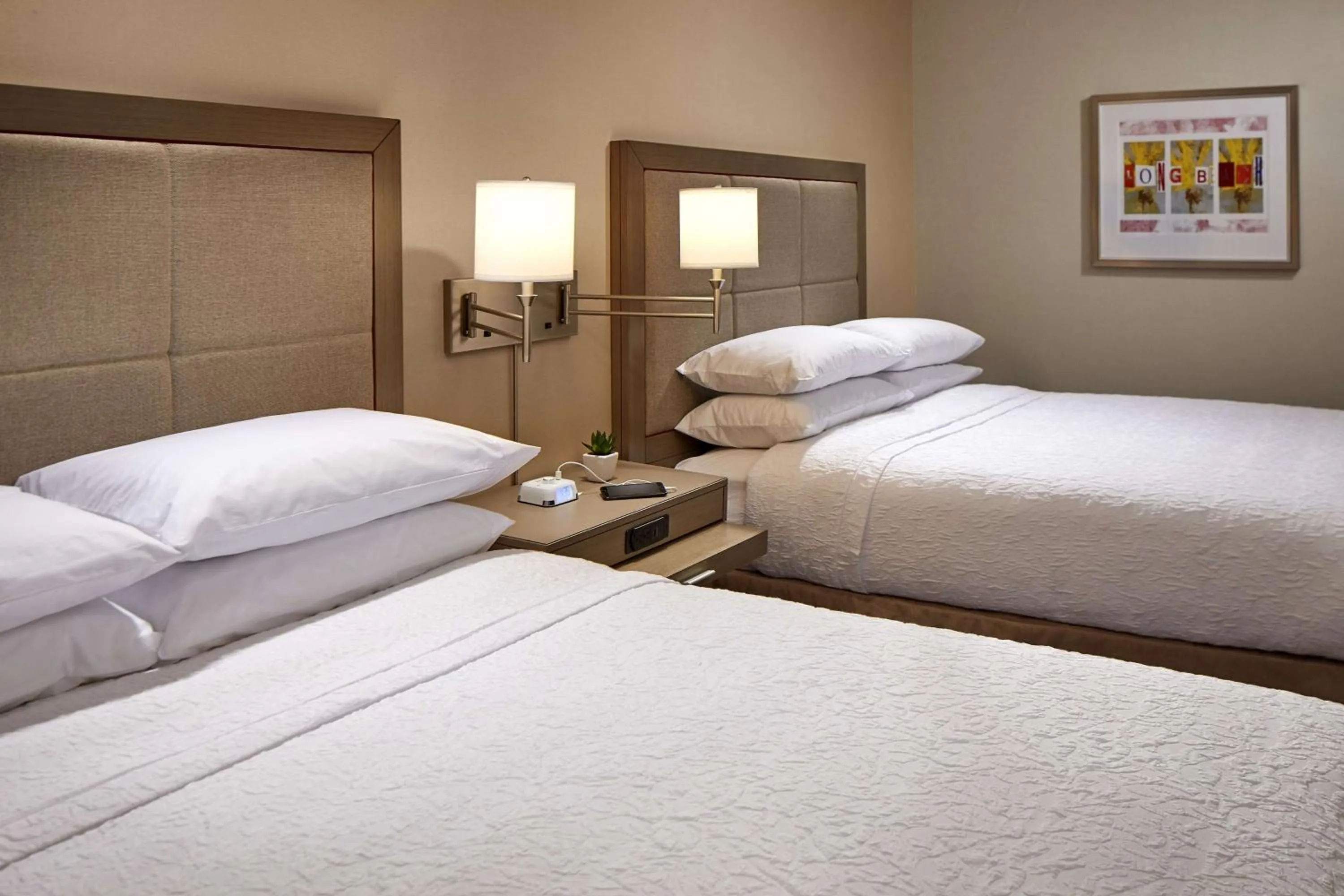 Bed in Hampton Inn Long Beach Airport, Ca