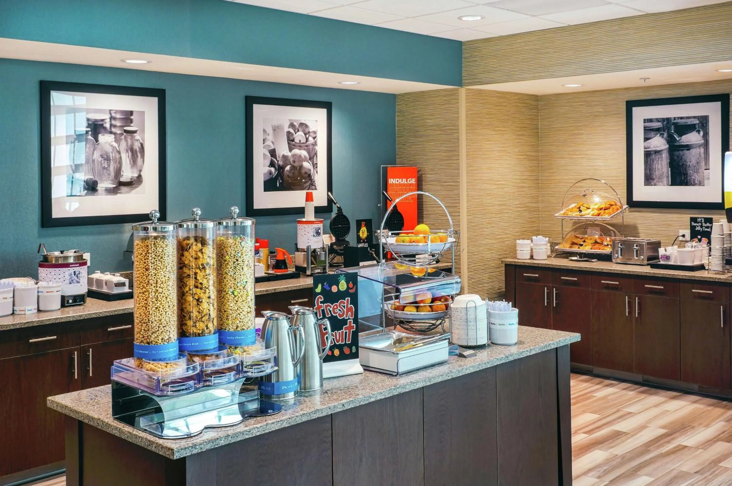 Breakfast in Hampton Inn & Suites by Hilton Mission Viejo Laguna San Juan Capistrano