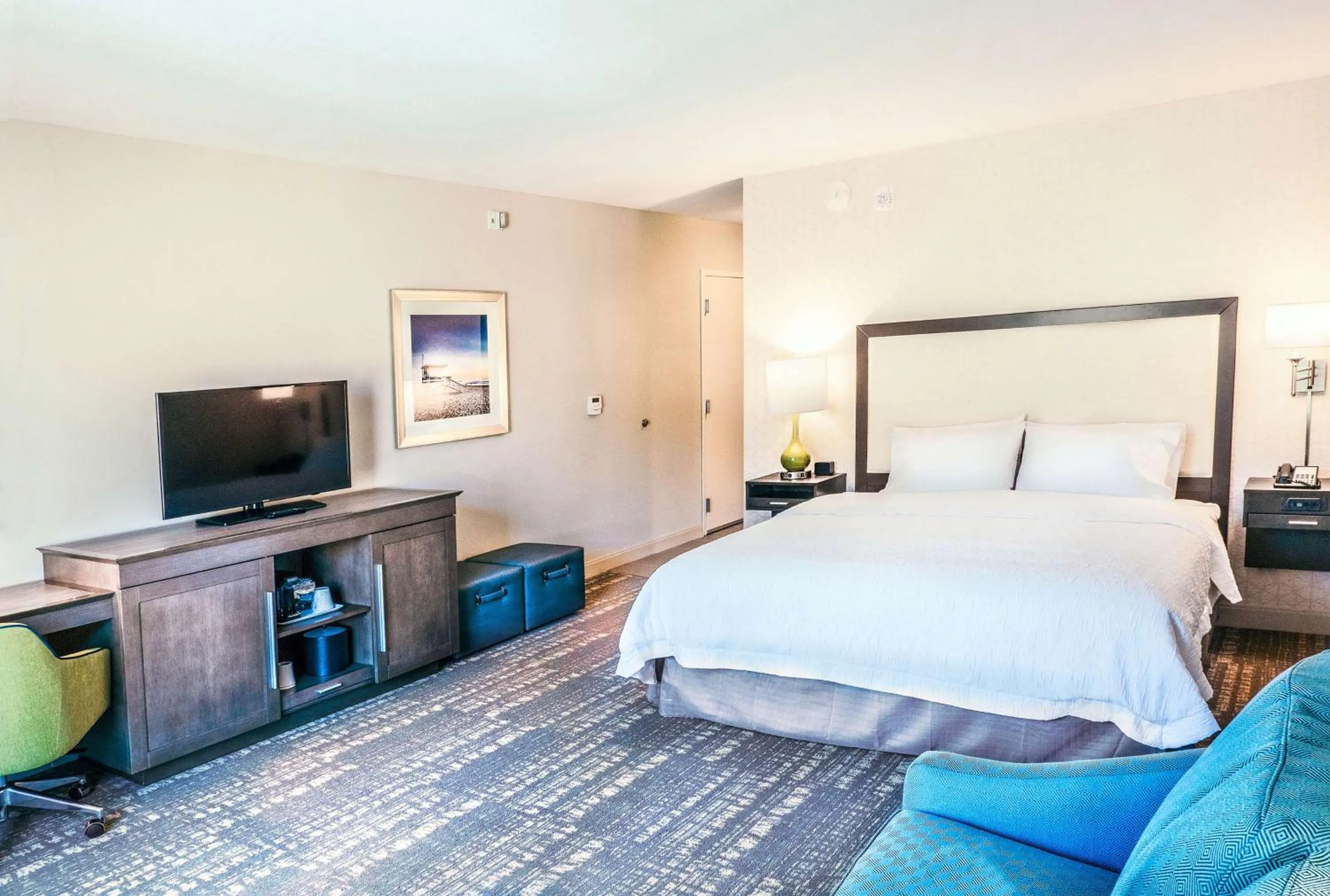 Bedroom, Bed in Hampton Inn & Suites by Hilton Mission Viejo Laguna San Juan Capistrano