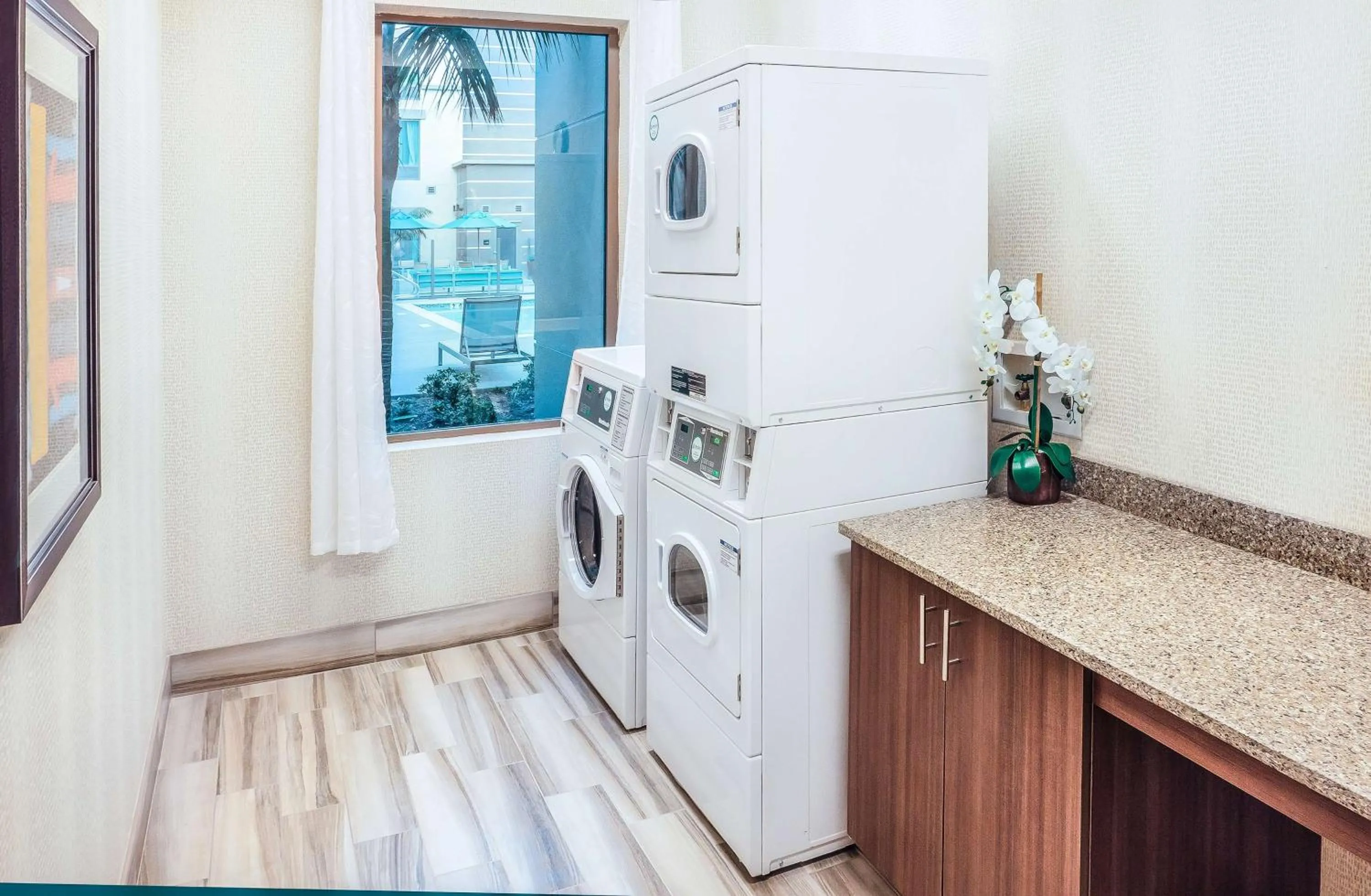 Property building in Hampton Inn & Suites by Hilton Mission Viejo Laguna San Juan Capistrano