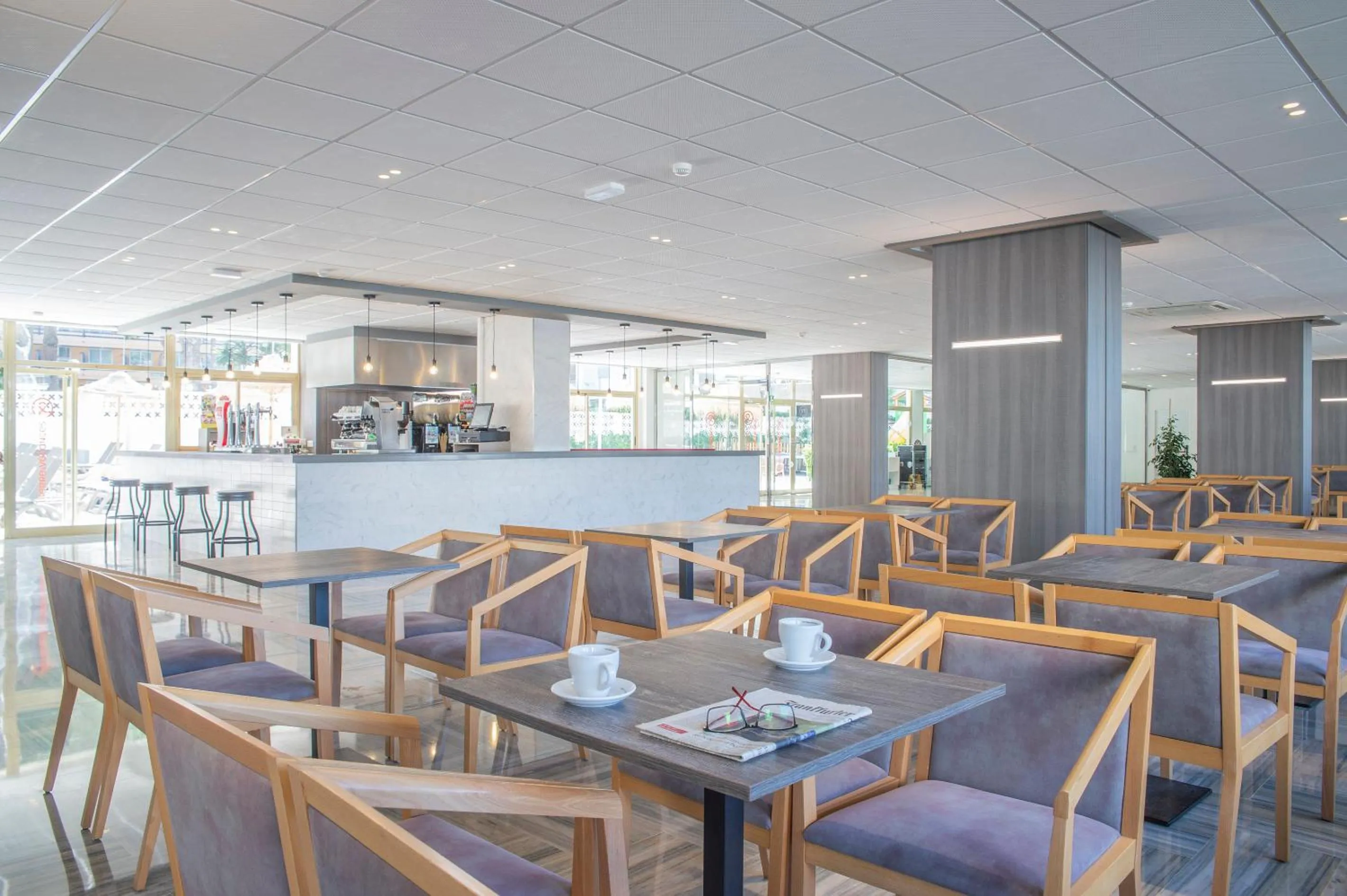 Lounge or bar in Hotel Salou Sunset - Adults Recommended - by Pierre & Vacances