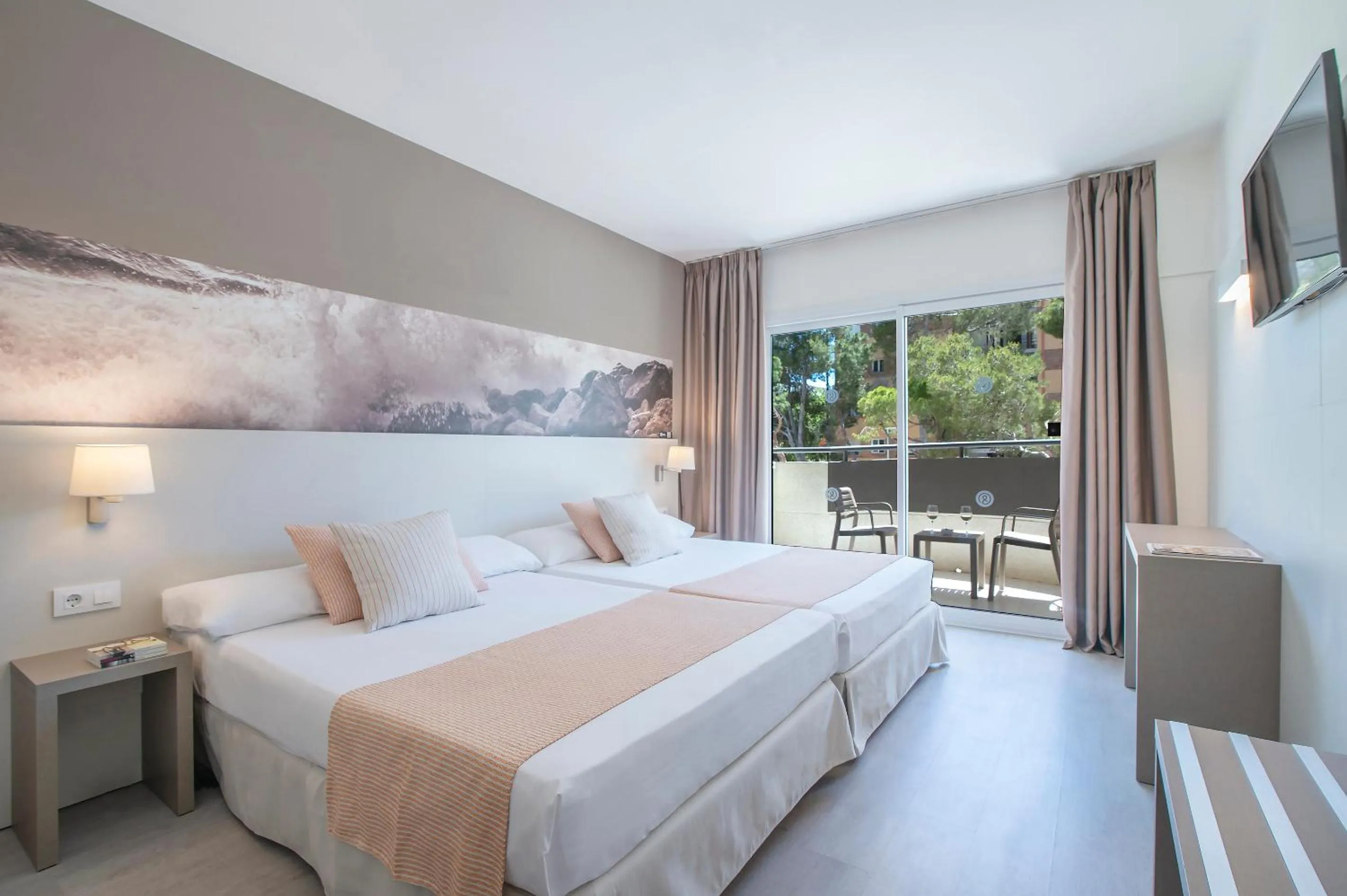 Bedroom, Bed in Hotel Salou Sunset - Adults Recommended - by Pierre & Vacances