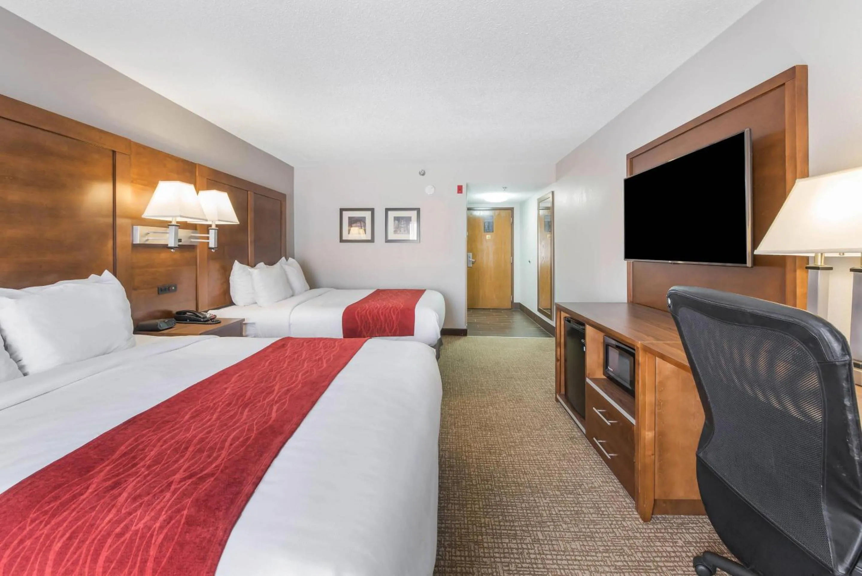 Bedroom, Bed in Comfort Inn Grove City - Columbus South
