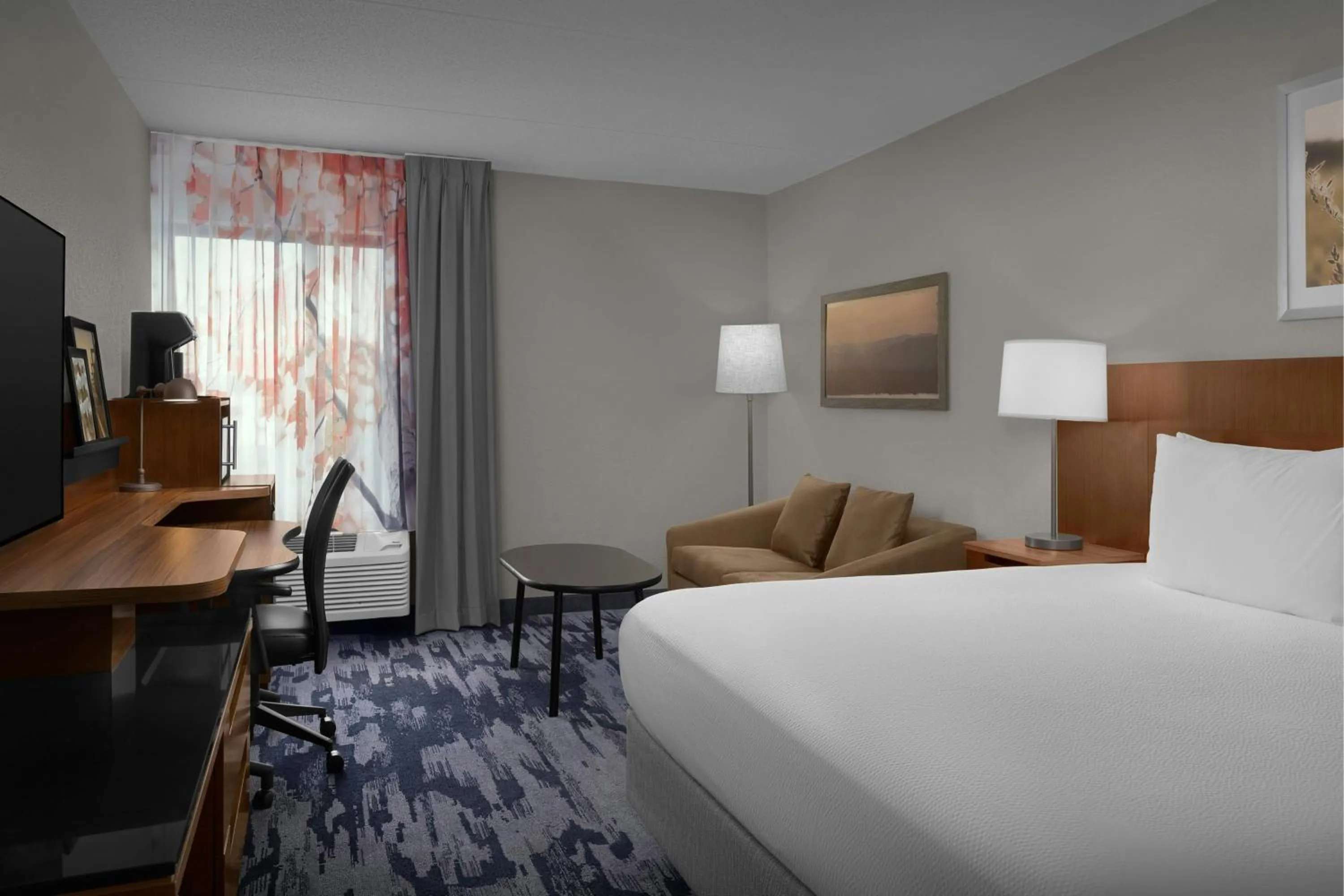 Photo of the whole room, Bed in Fairfield Inn and Suites by Marriott Winston Salem/Hanes