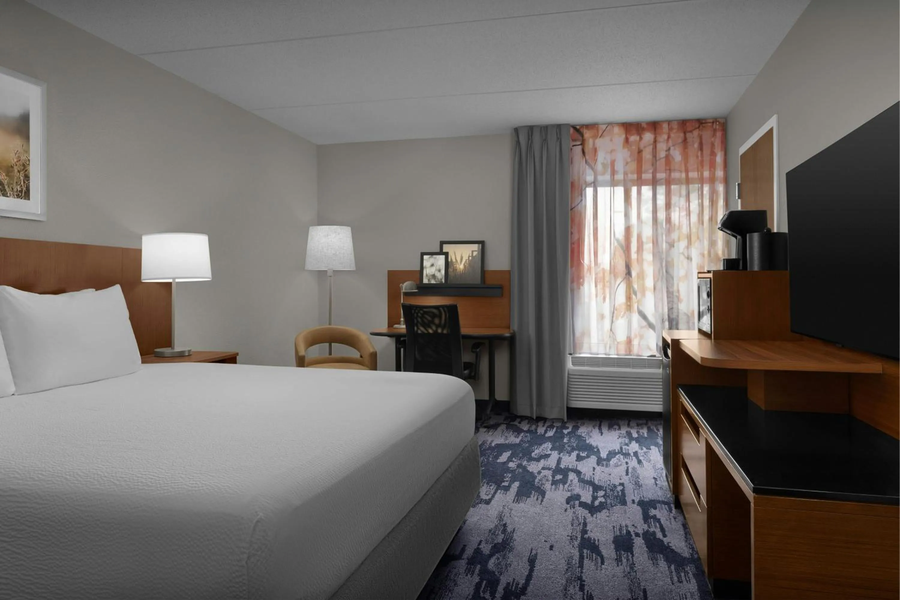 Photo of the whole room, Bed in Fairfield Inn and Suites by Marriott Winston Salem/Hanes
