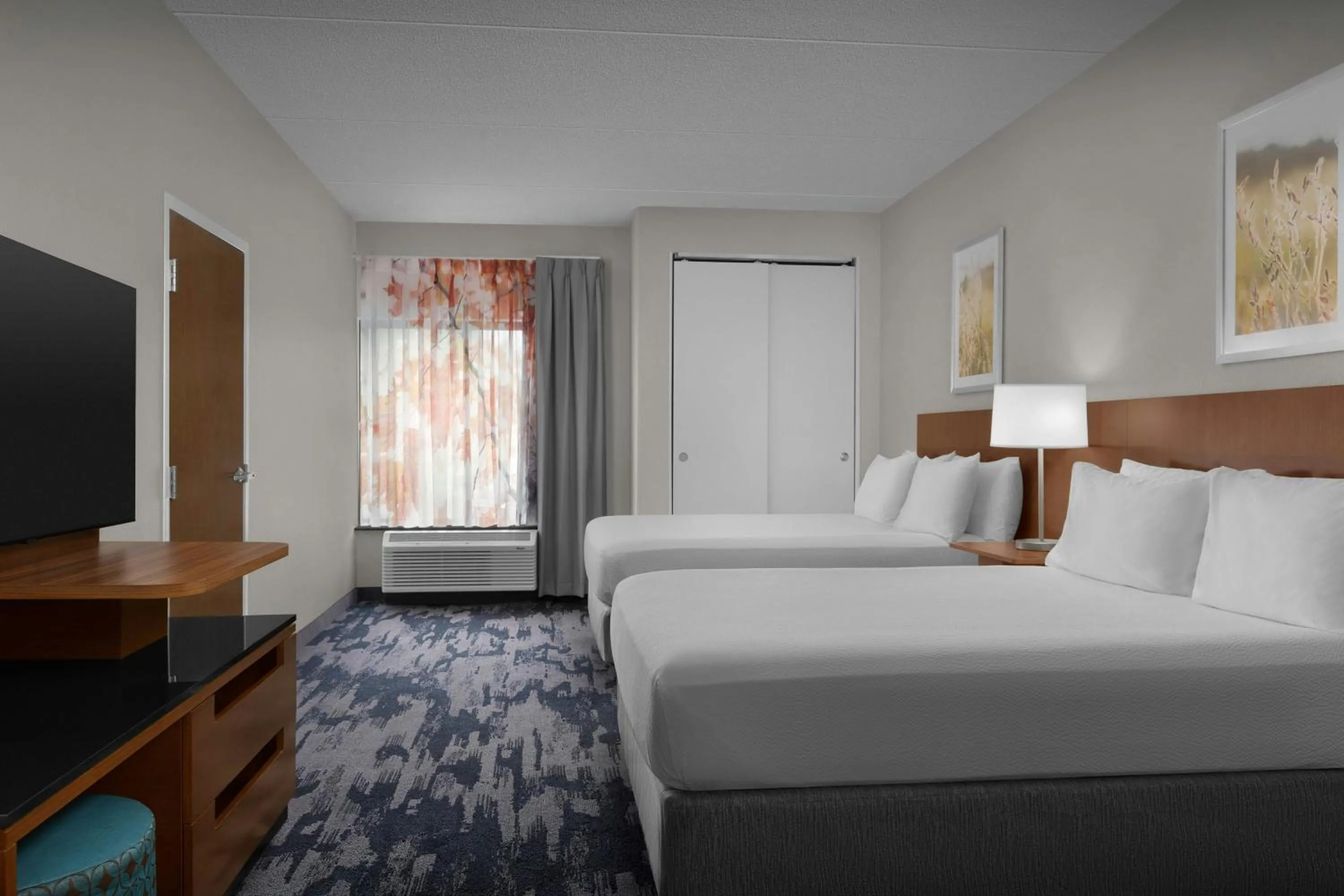 Photo of the whole room, Bed in Fairfield Inn and Suites by Marriott Winston Salem/Hanes