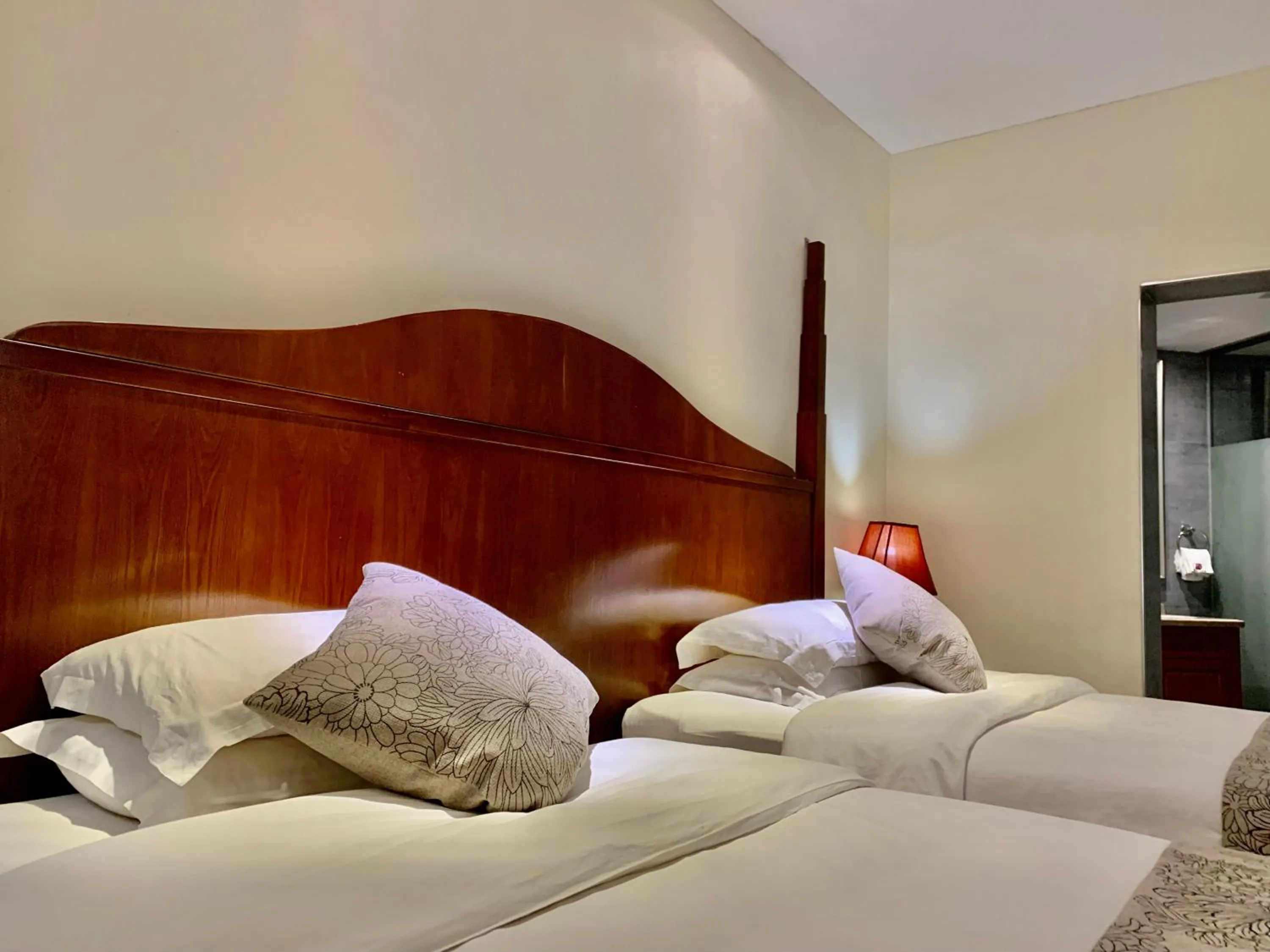 Bed in Guilin Crystal Crescent Moon Hotel