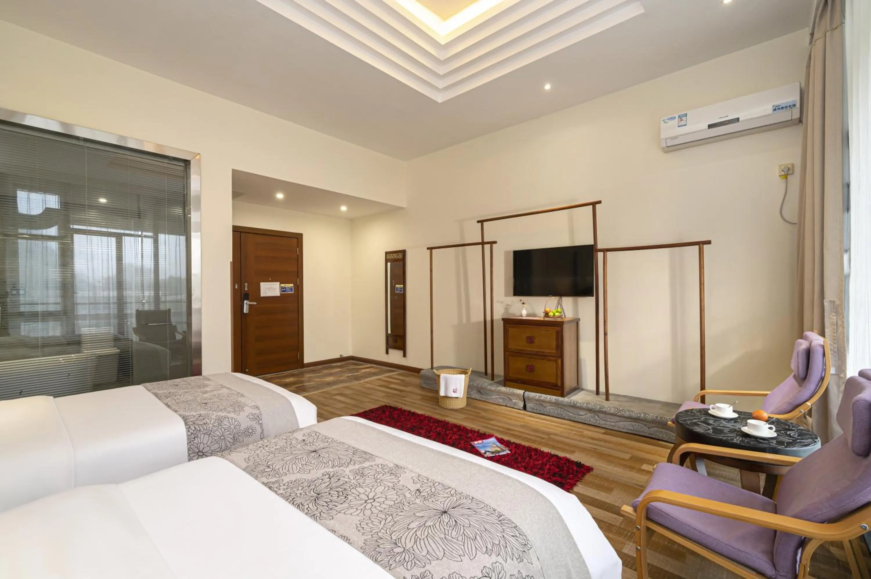 Bedroom, Bed in Guilin Crystal Crescent Moon Hotel