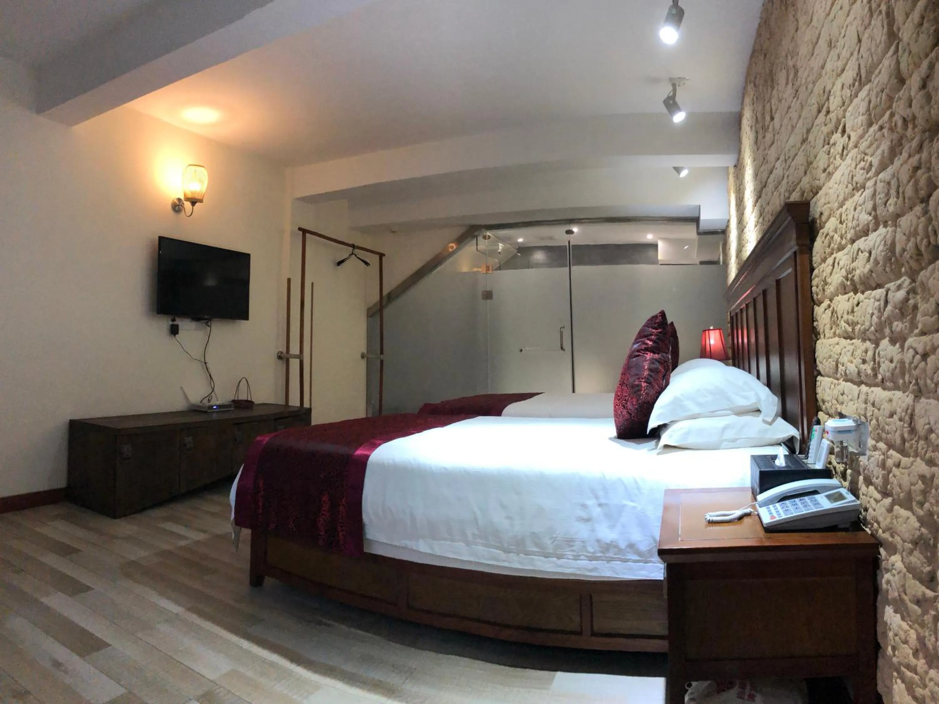 Bed in Guilin Crystal Crescent Moon Hotel