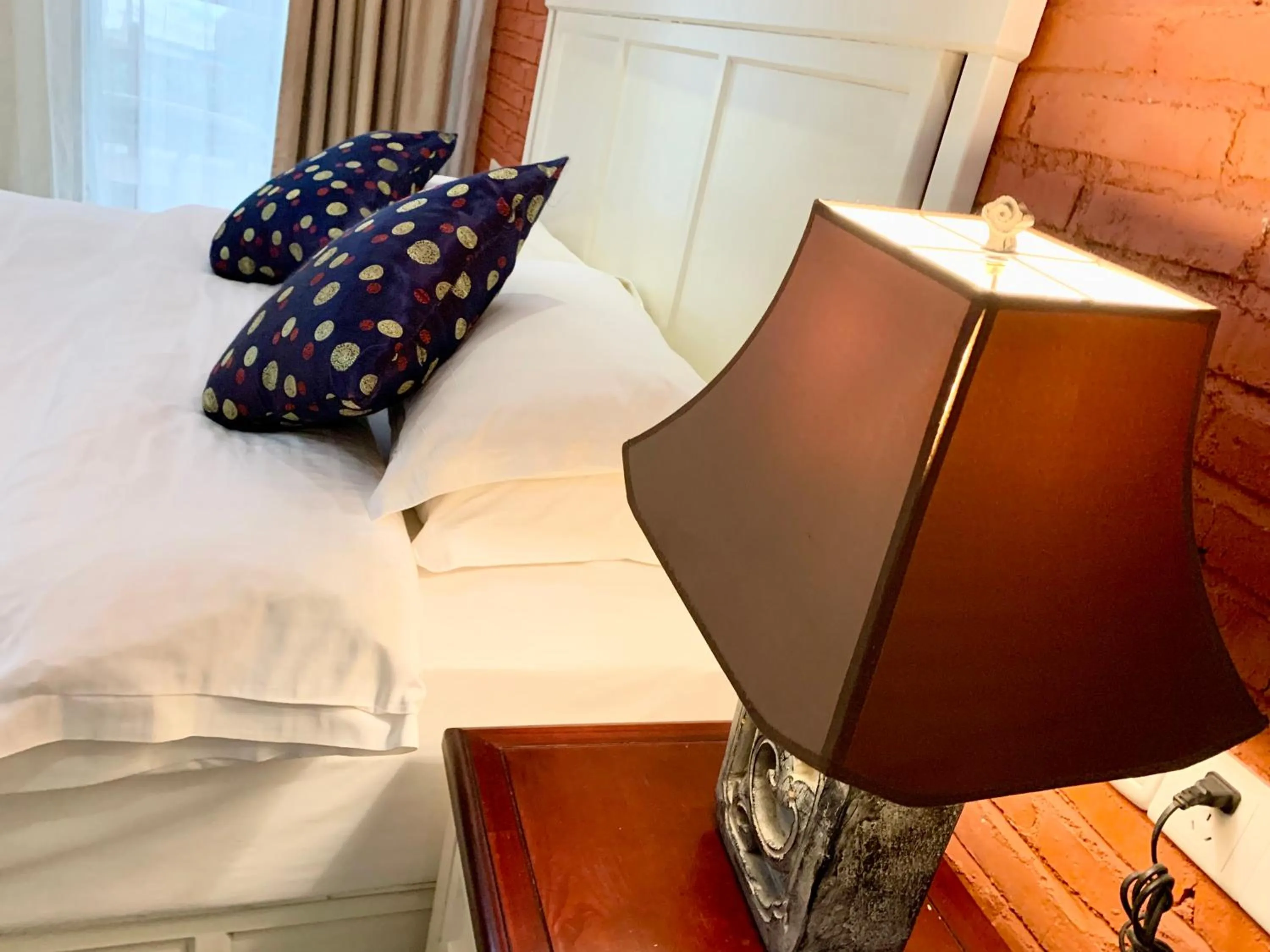 Bed in Guilin Crystal Crescent Moon Hotel