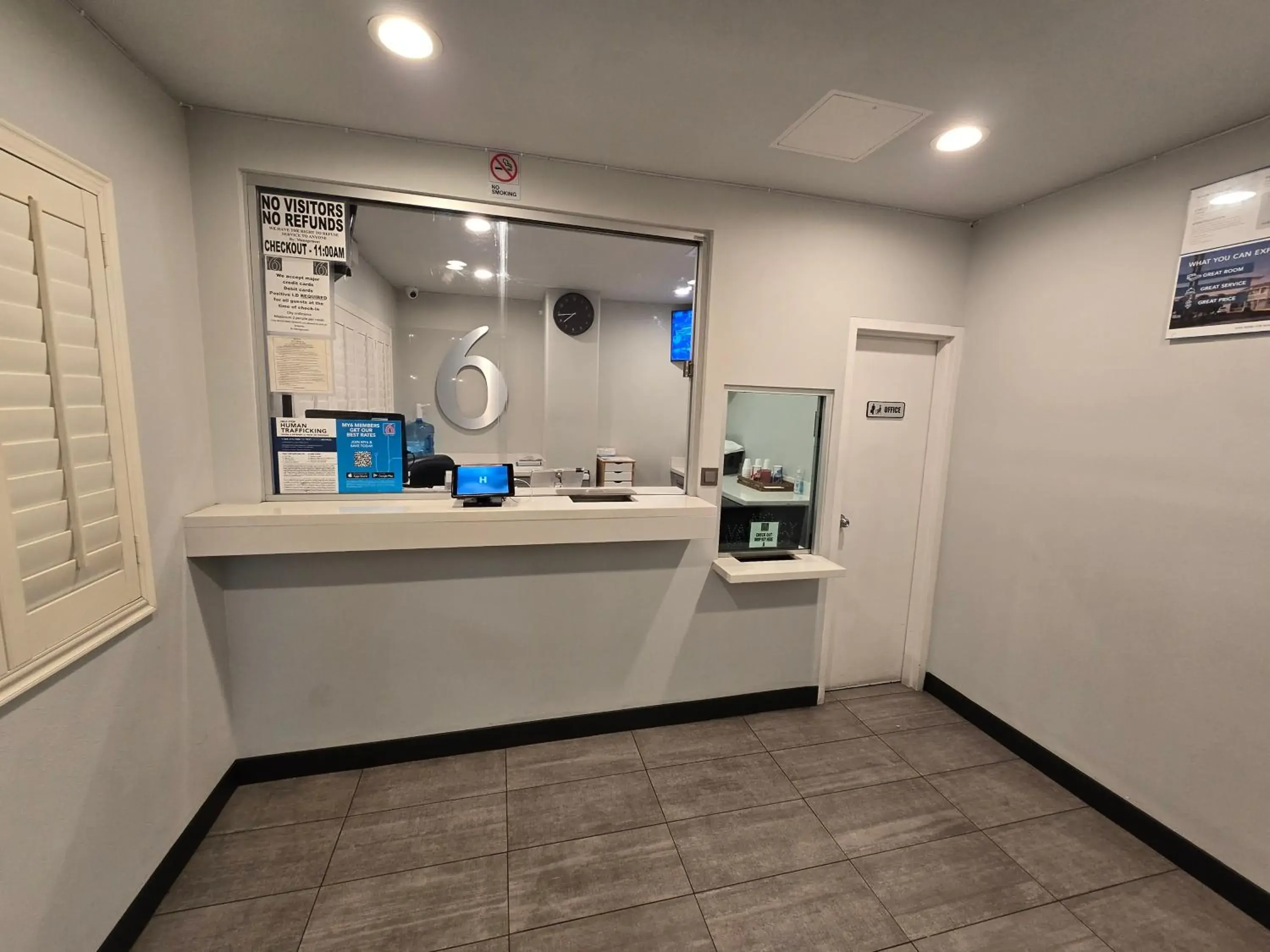 Lobby or reception in Motel 6 Los Angeles, CA - Downtown Lobby or reception in Motel 6 Los Angeles, CA - Downtown