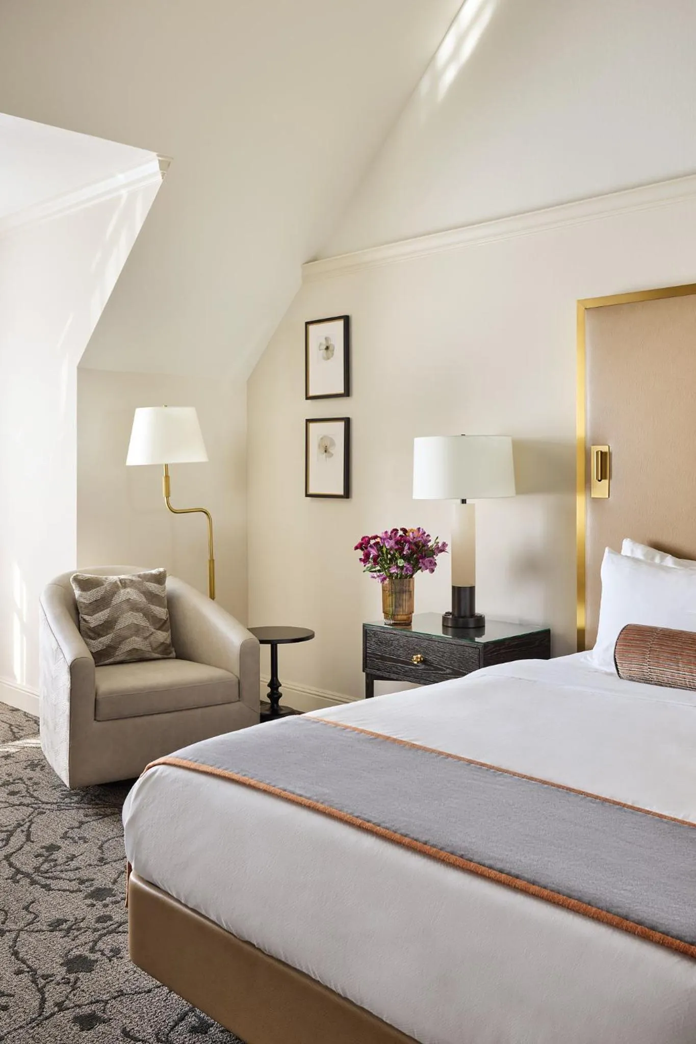 Bedroom, Bed in Lafayette Park Hotel & Spa