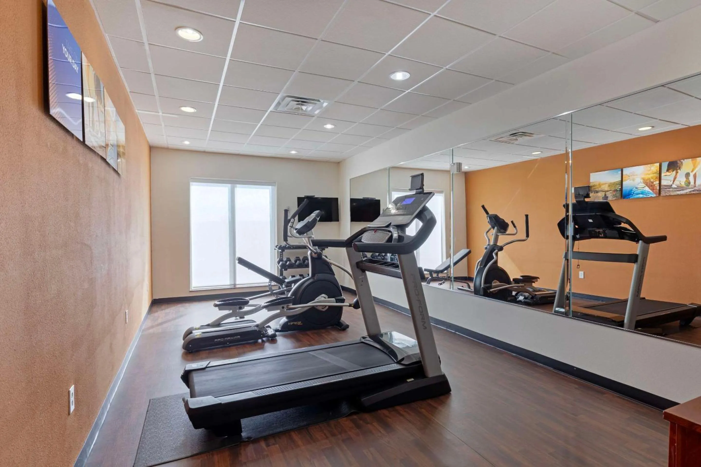 Fitness centre/facilities in Comfort Suites West Dallas - Cockrell Hill