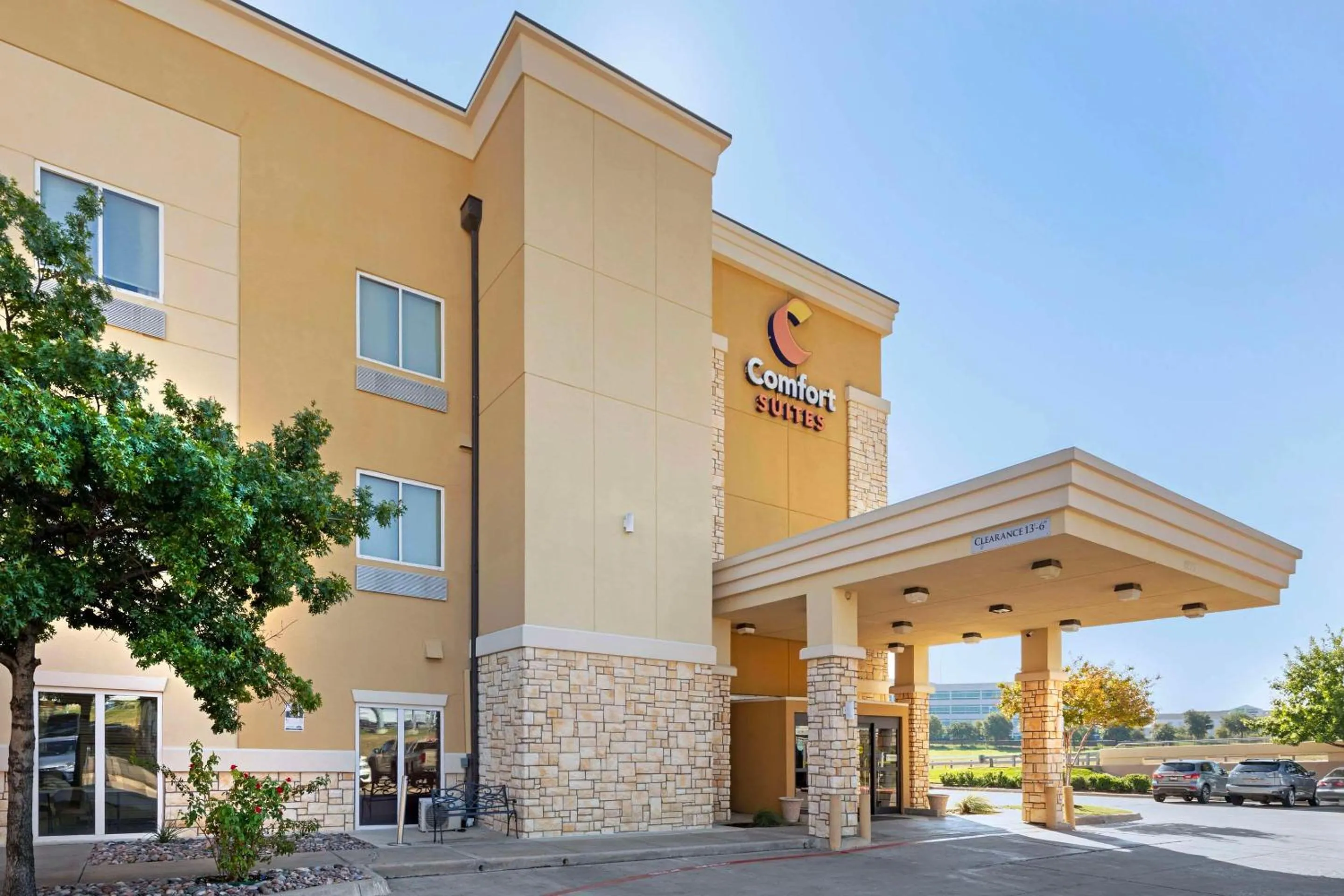 Property building in Comfort Suites West Dallas - Cockrell Hill