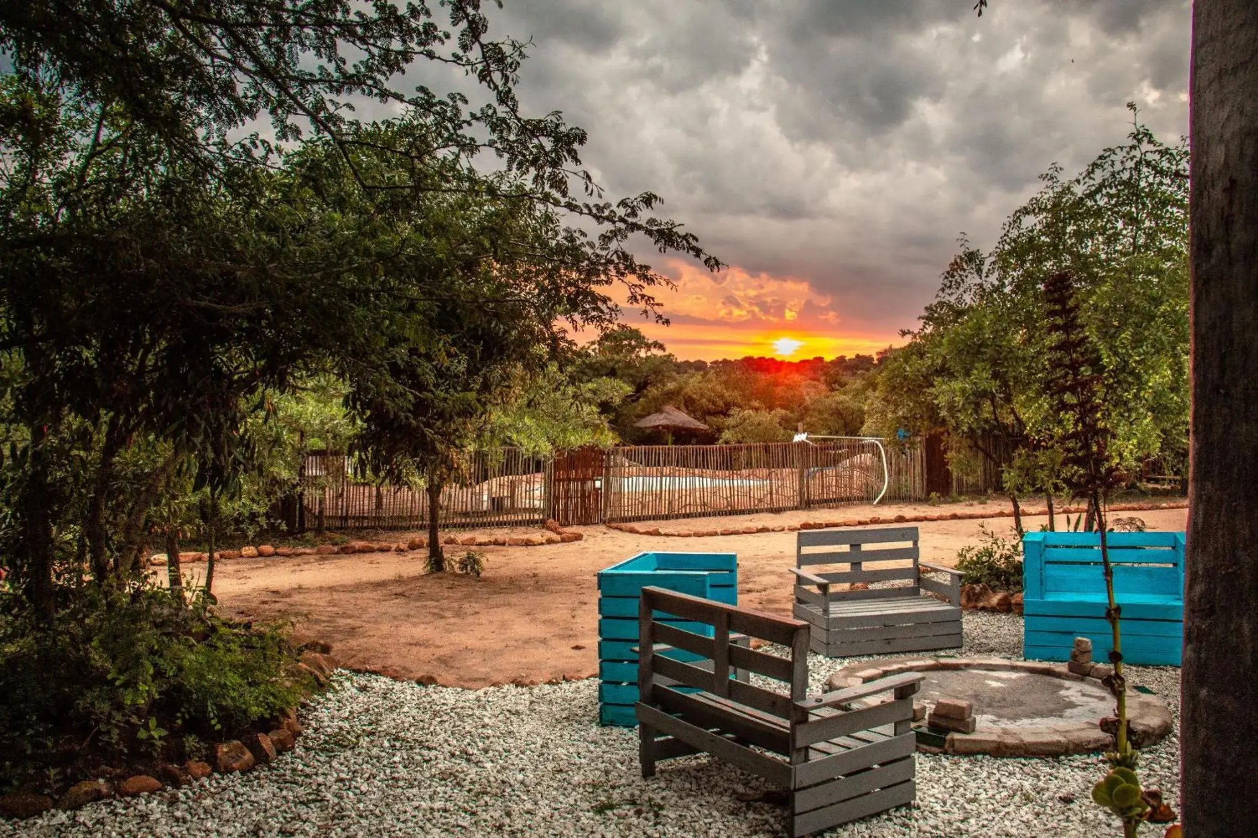Shik Shack Backpackers Shik Shack Backpackers