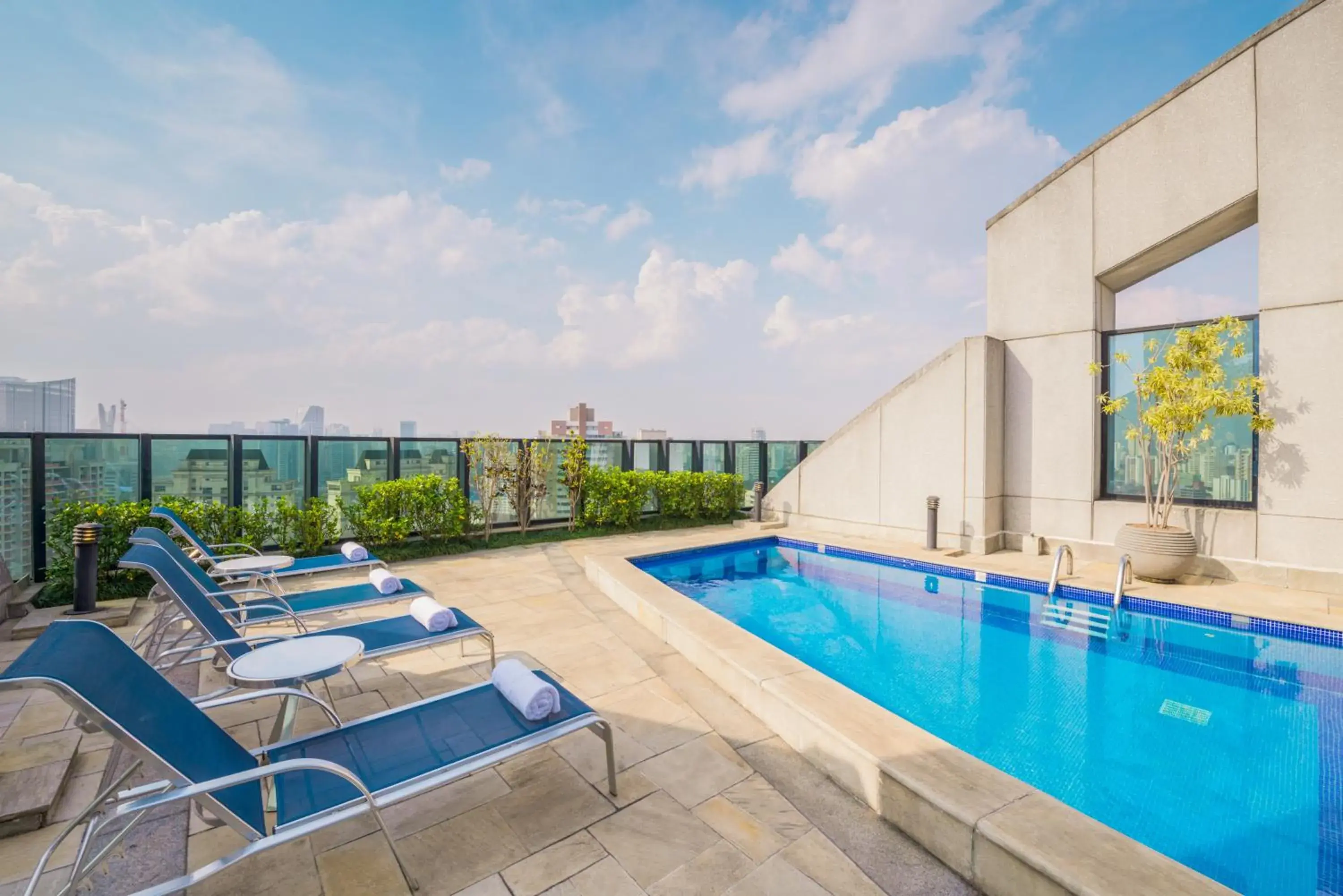 Swimming pool in Blue Tree Premium Morumbi Swimming pool in Blue Tree Premium Morumbi