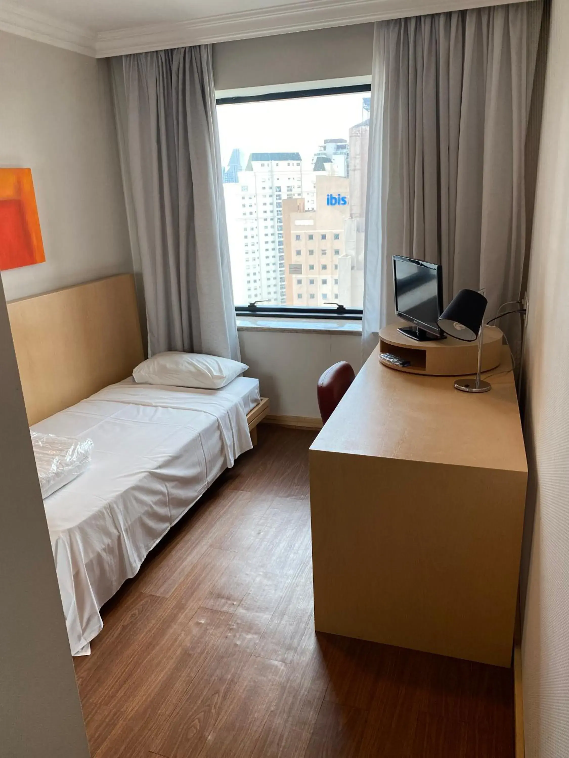 TV and multimedia, Bed in Blue Tree Premium Morumbi TV and multimedia, Bed in Blue Tree Premium Morumbi