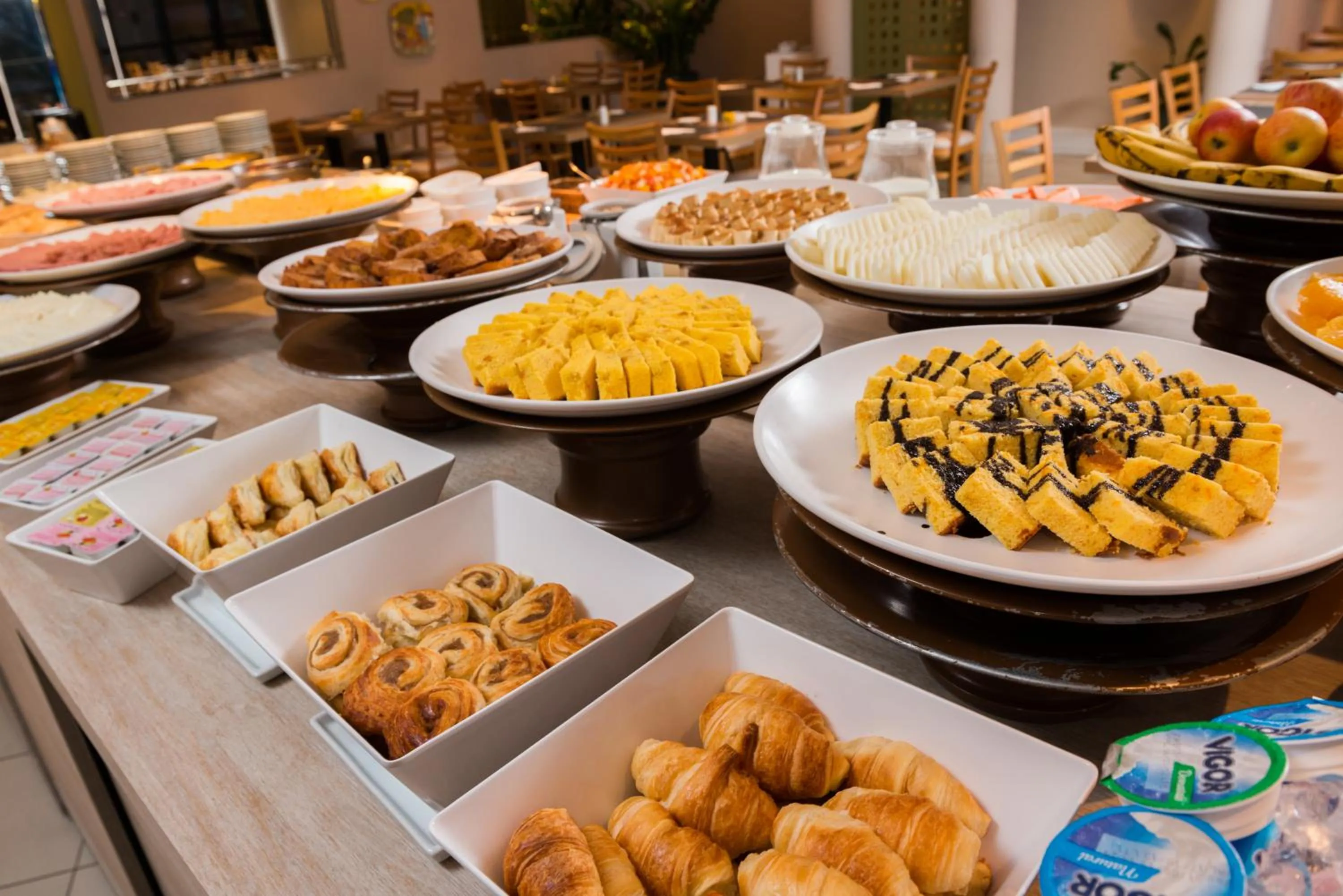 Buffet breakfast in Blue Tree Premium Morumbi