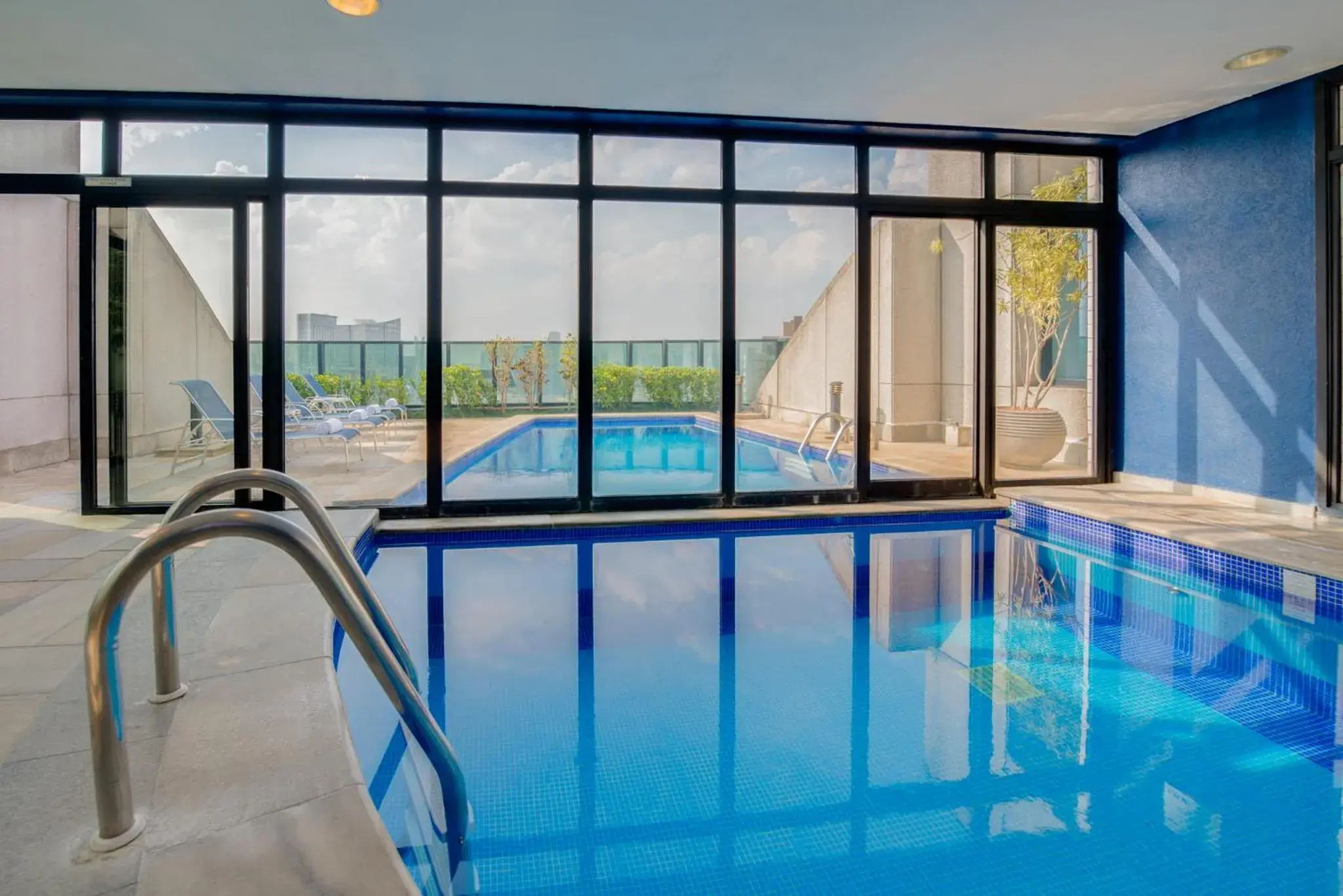 Swimming pool in Blue Tree Premium Morumbi Swimming pool in Blue Tree Premium Morumbi
