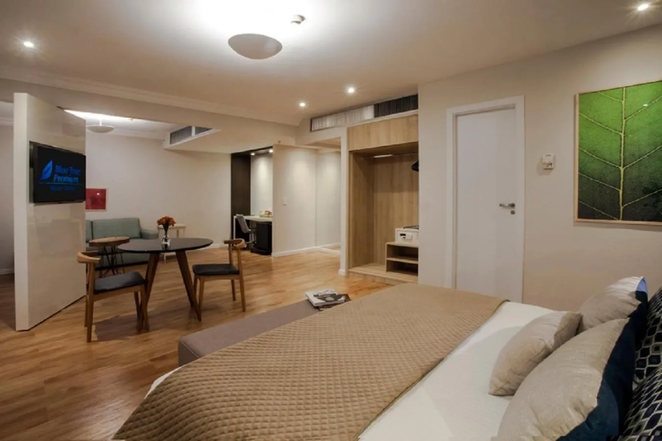 Bedroom, Bed in Blue Tree Premium Morumbi