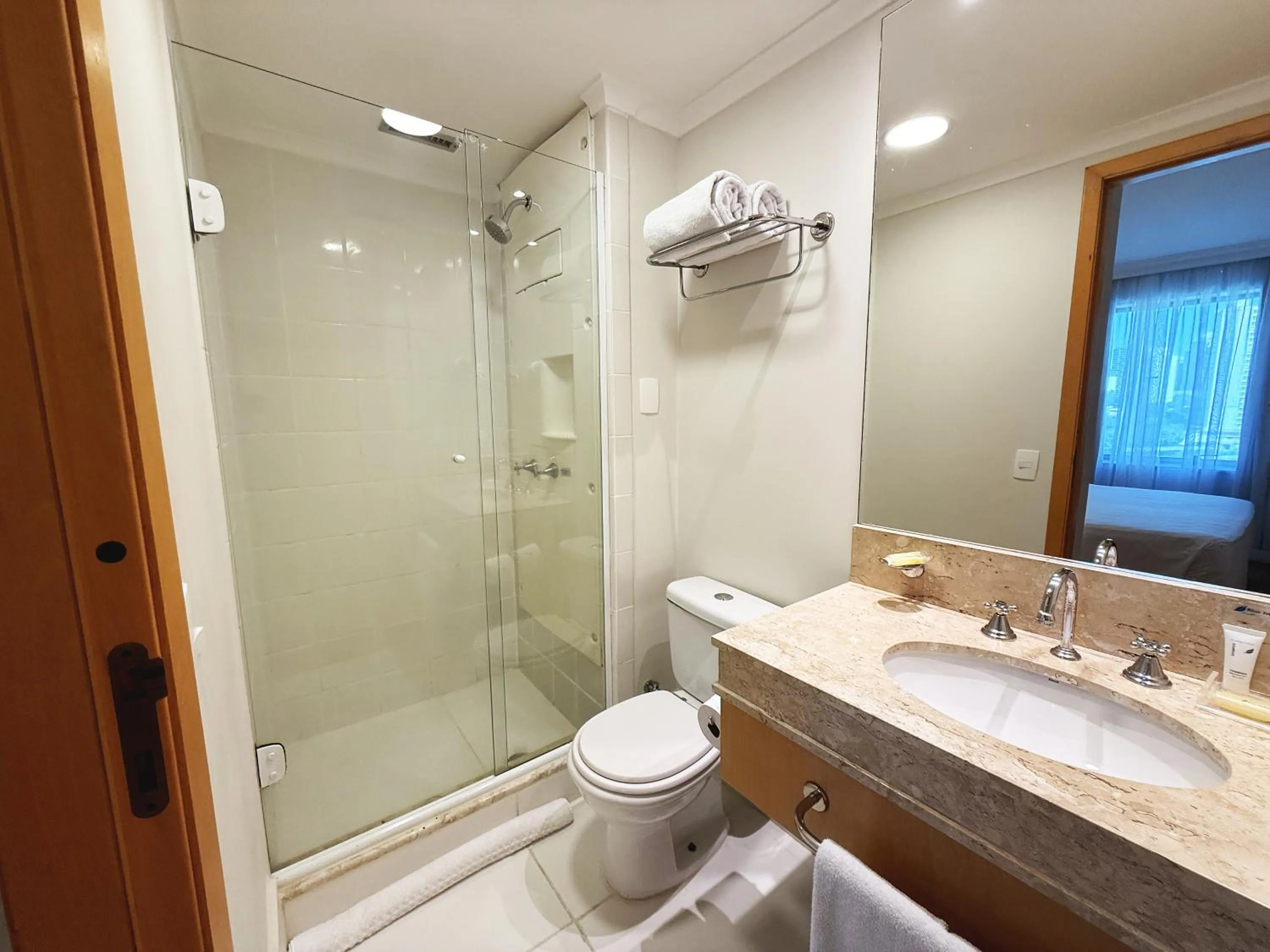 Shower in Blue Tree Premium Morumbi