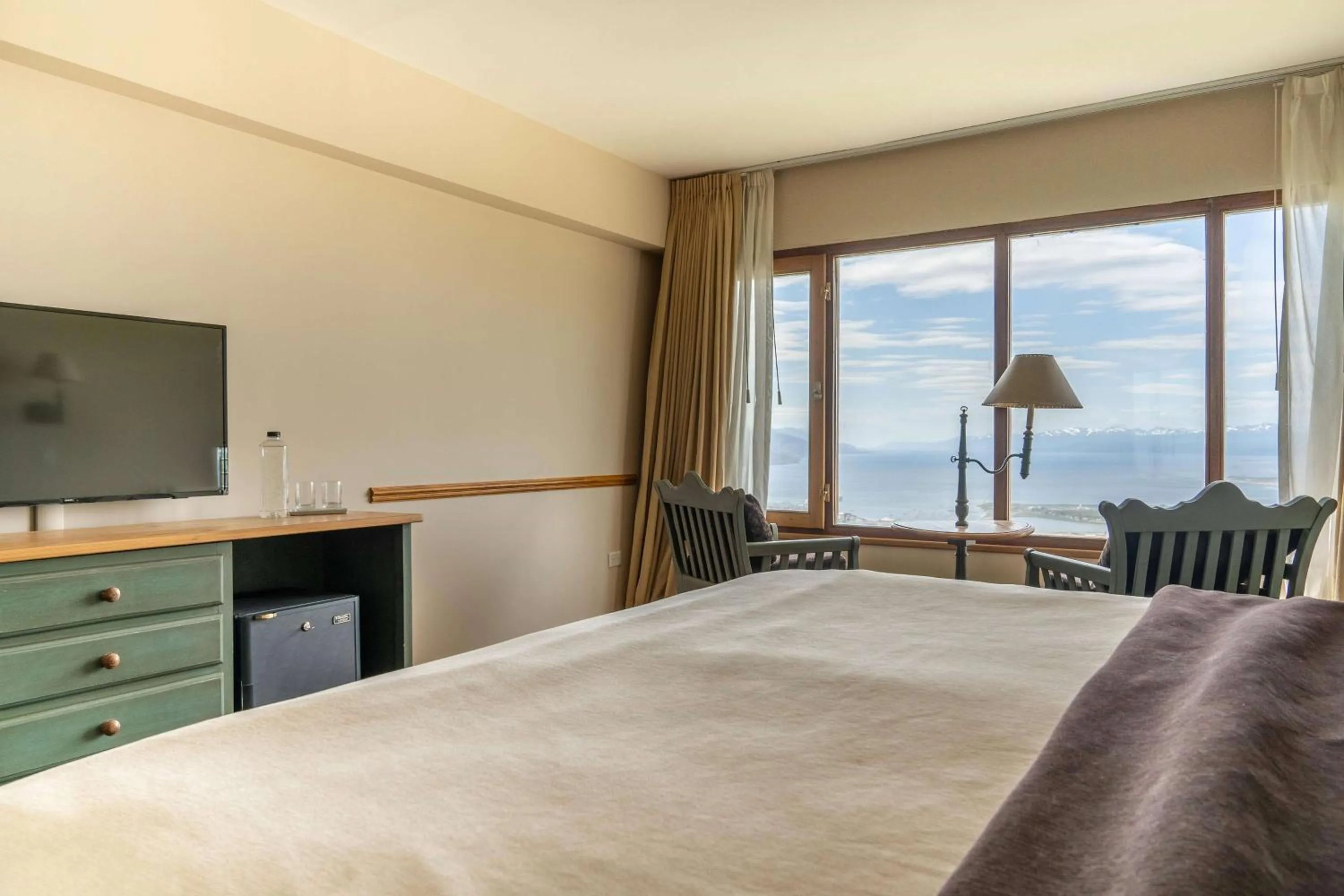 Photo of the whole room, Bed in Wyndham Garden Ushuaia Hotel del Glaciar