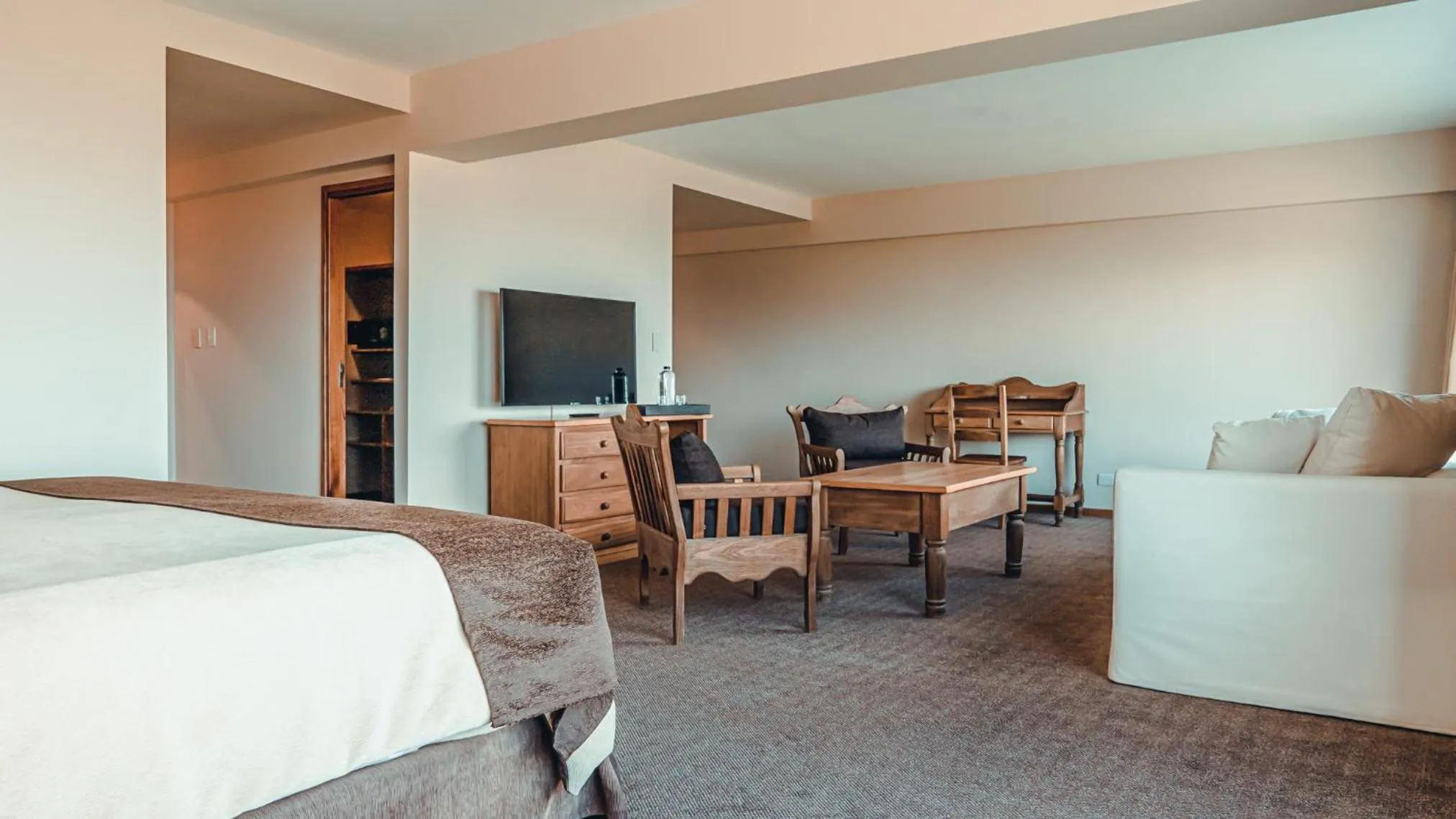 Photo of the whole room, Bed in Wyndham Garden Ushuaia Hotel del Glaciar