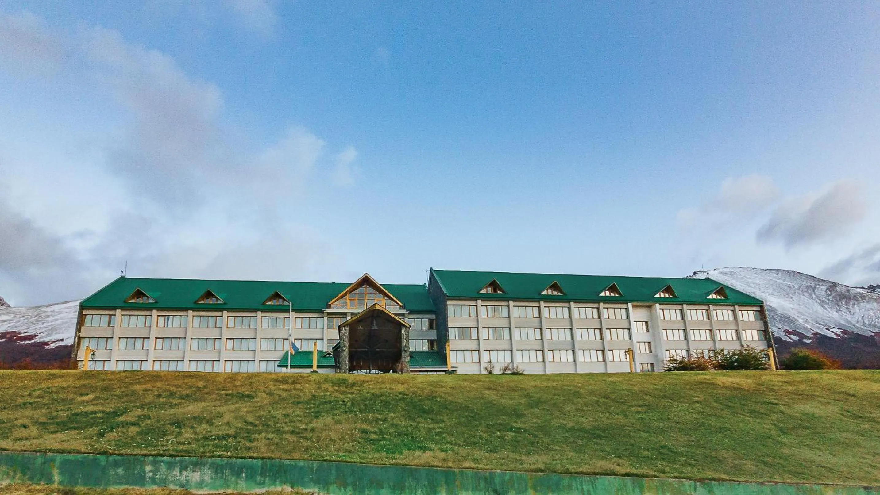 Property building in Wyndham Garden Ushuaia Hotel del Glaciar
