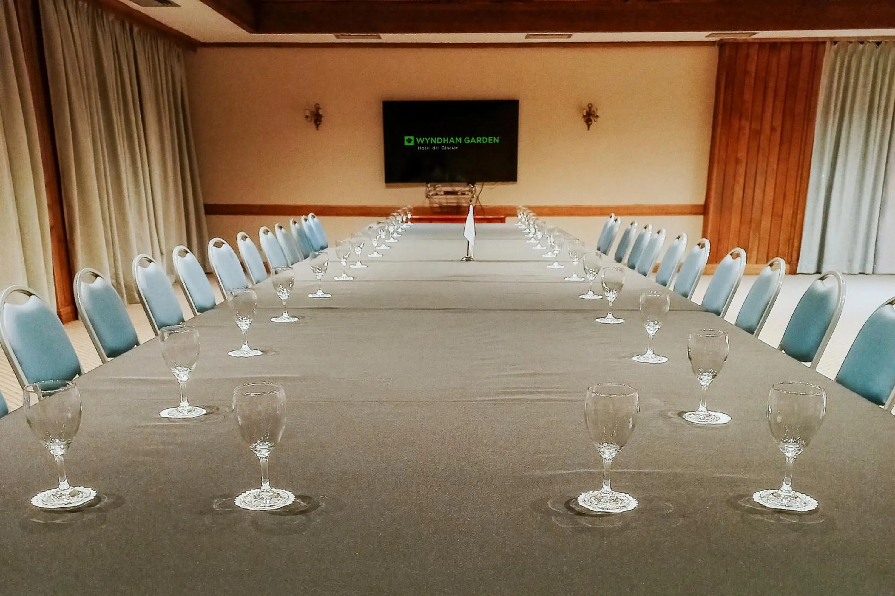 Meeting/conference room in Wyndham Garden Ushuaia Hotel del Glaciar
