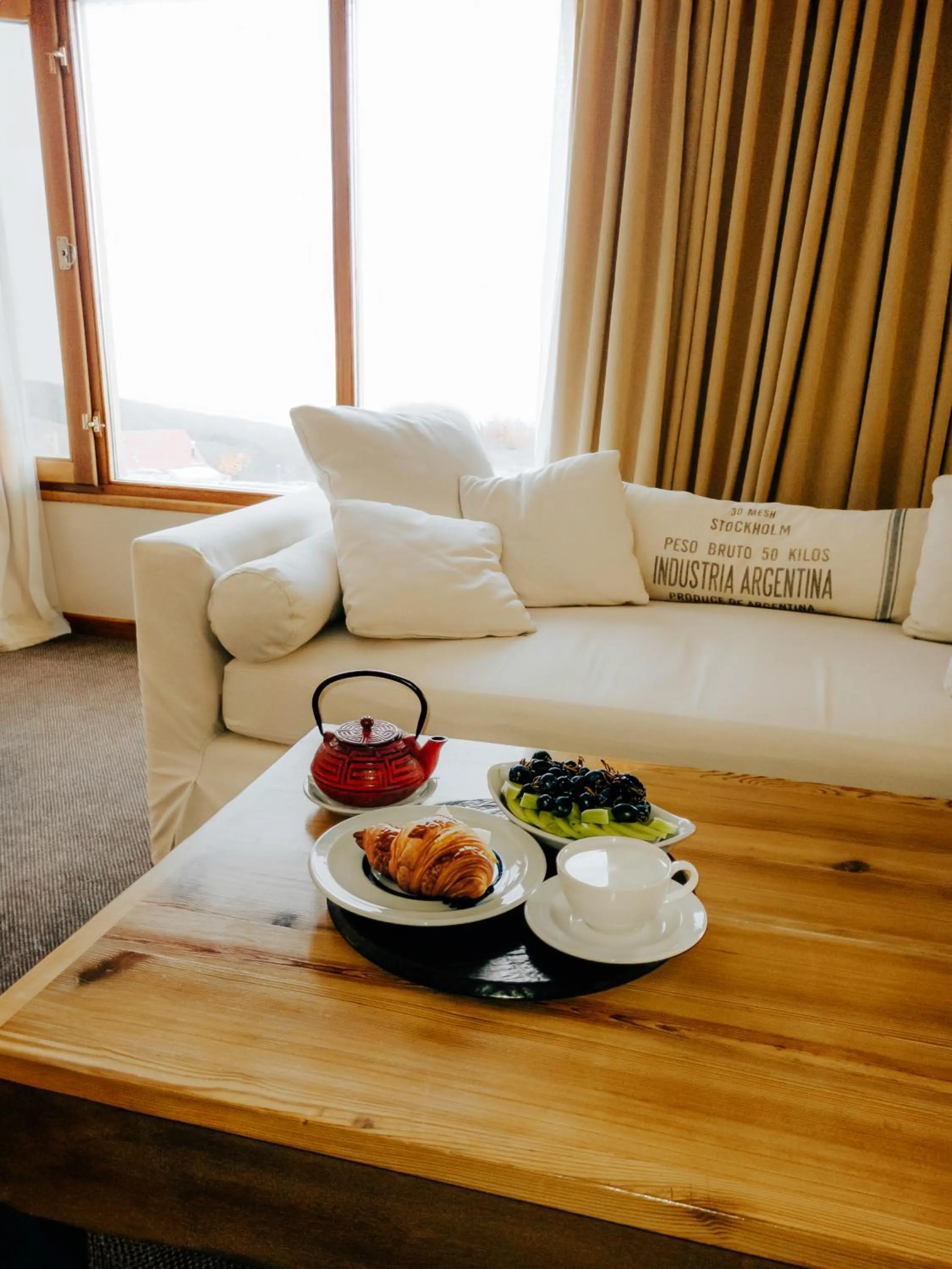 Seating area in Wyndham Garden Ushuaia Hotel del Glaciar