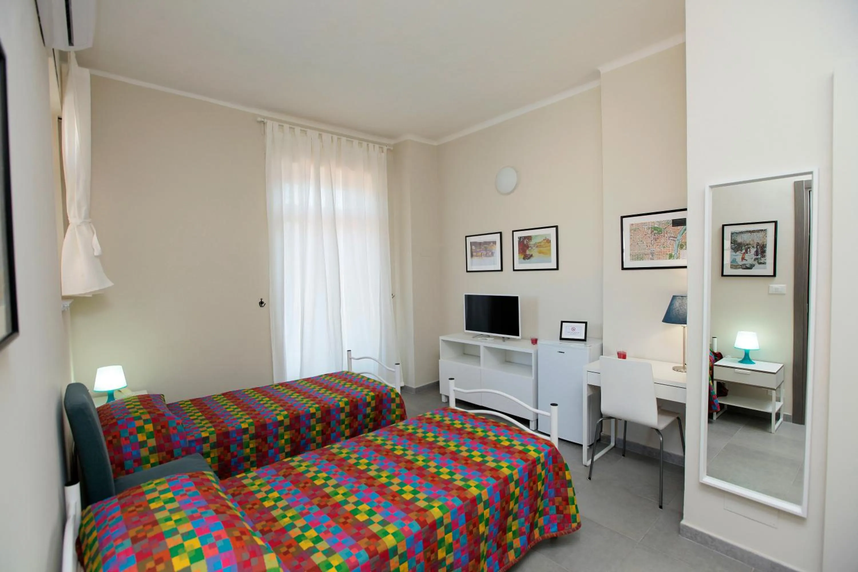 Photo of the whole room, Bed in Albergo San Maurizio