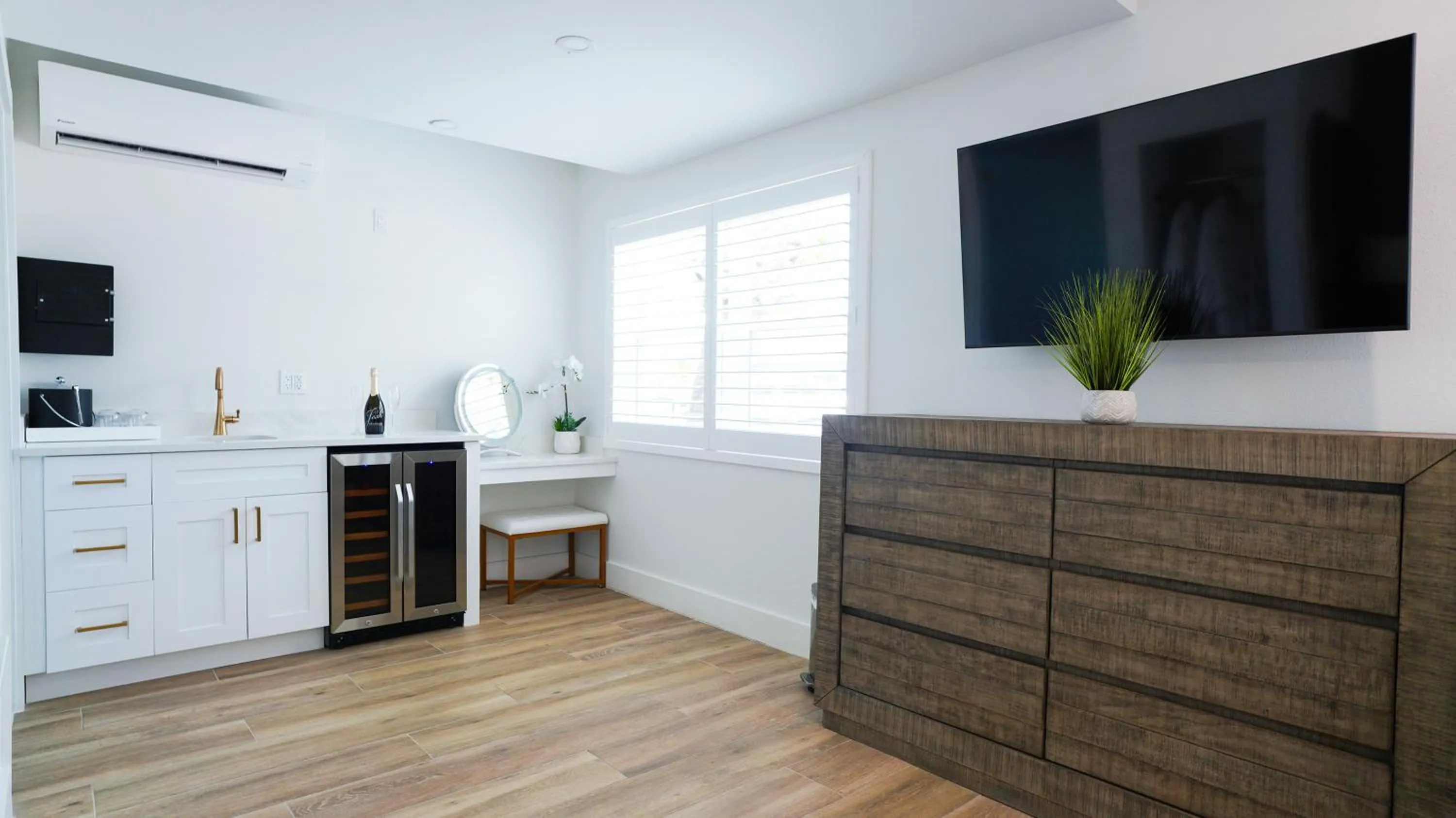 Ivory Sands Beach Suites